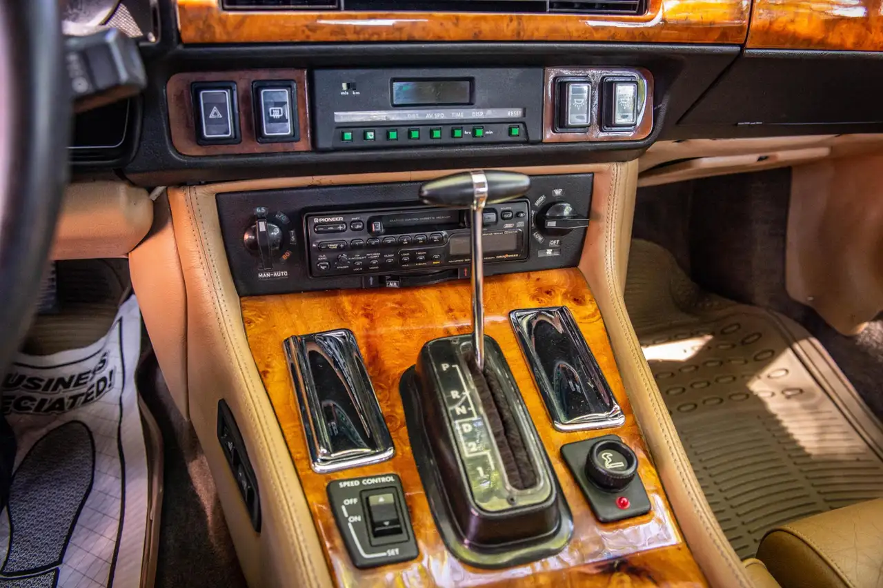 Jaguar XJS снимка Jaguar XJS