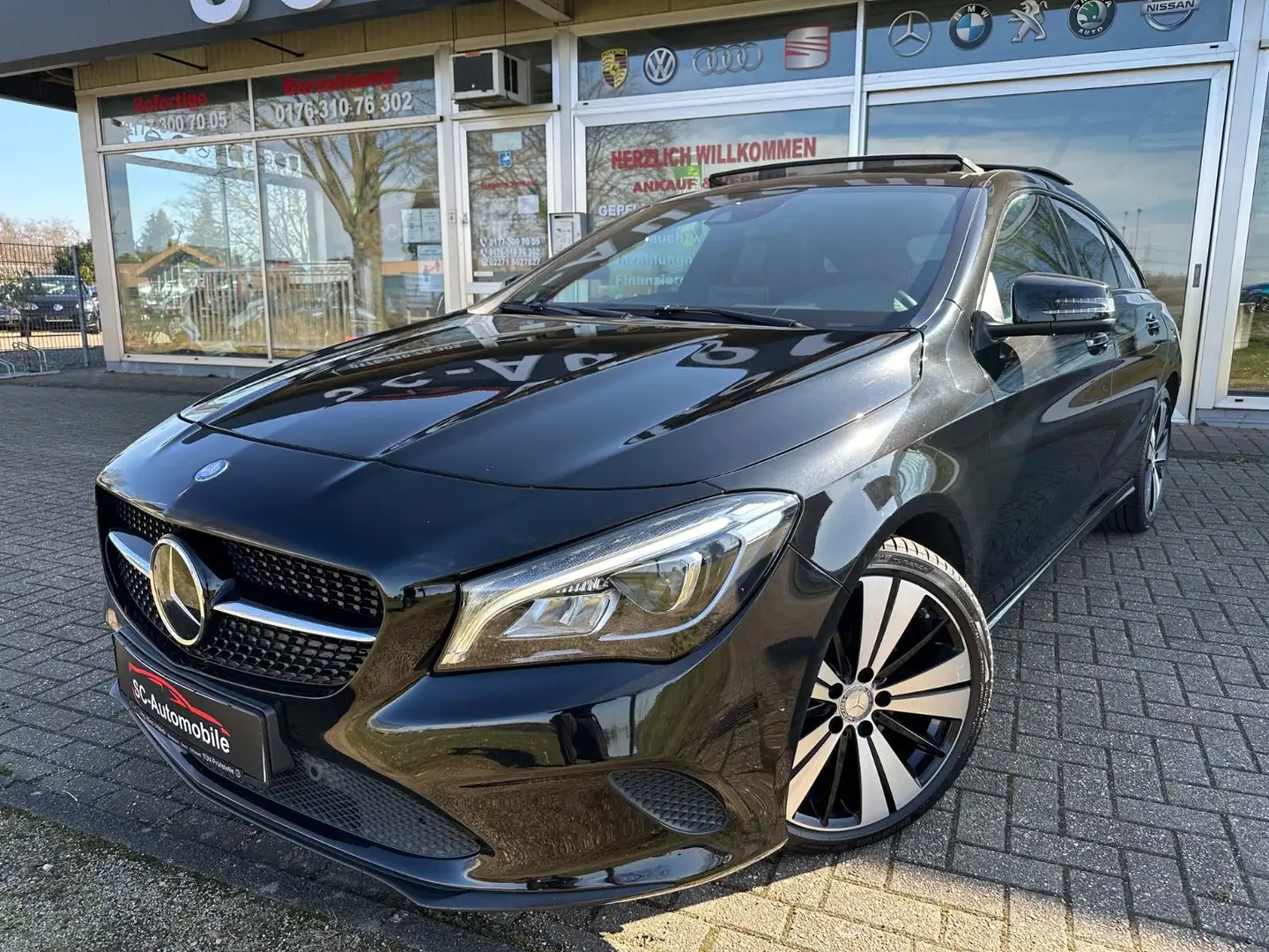 Mercedes-Benz CLA 220 CDI Shooting Brake*R-KAM*PANO*EURO6 Schwarz - 1