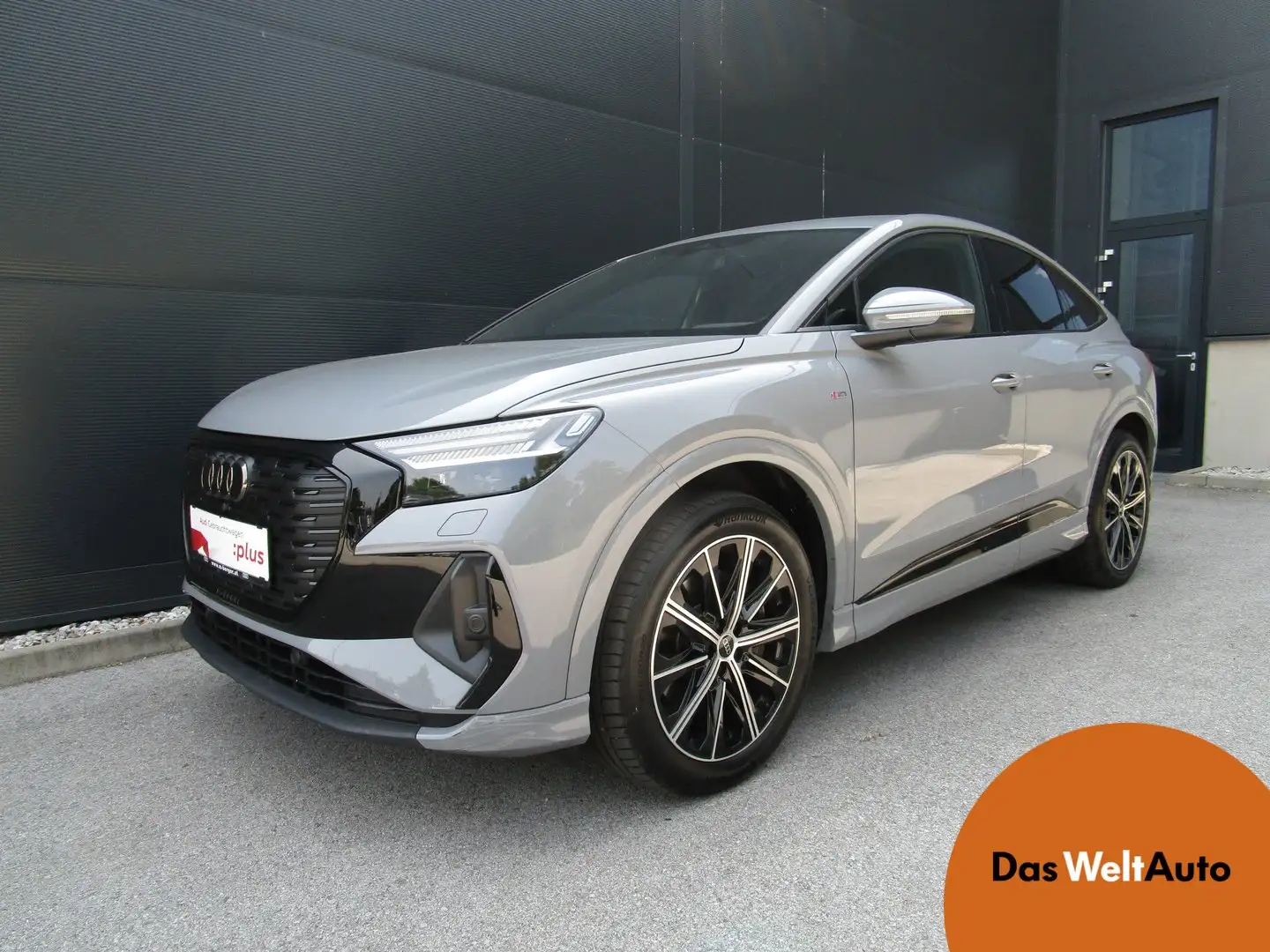 Audi Q4 e-tron Audi Q4 Sportback 55 e-tron quattro business Grau - 1