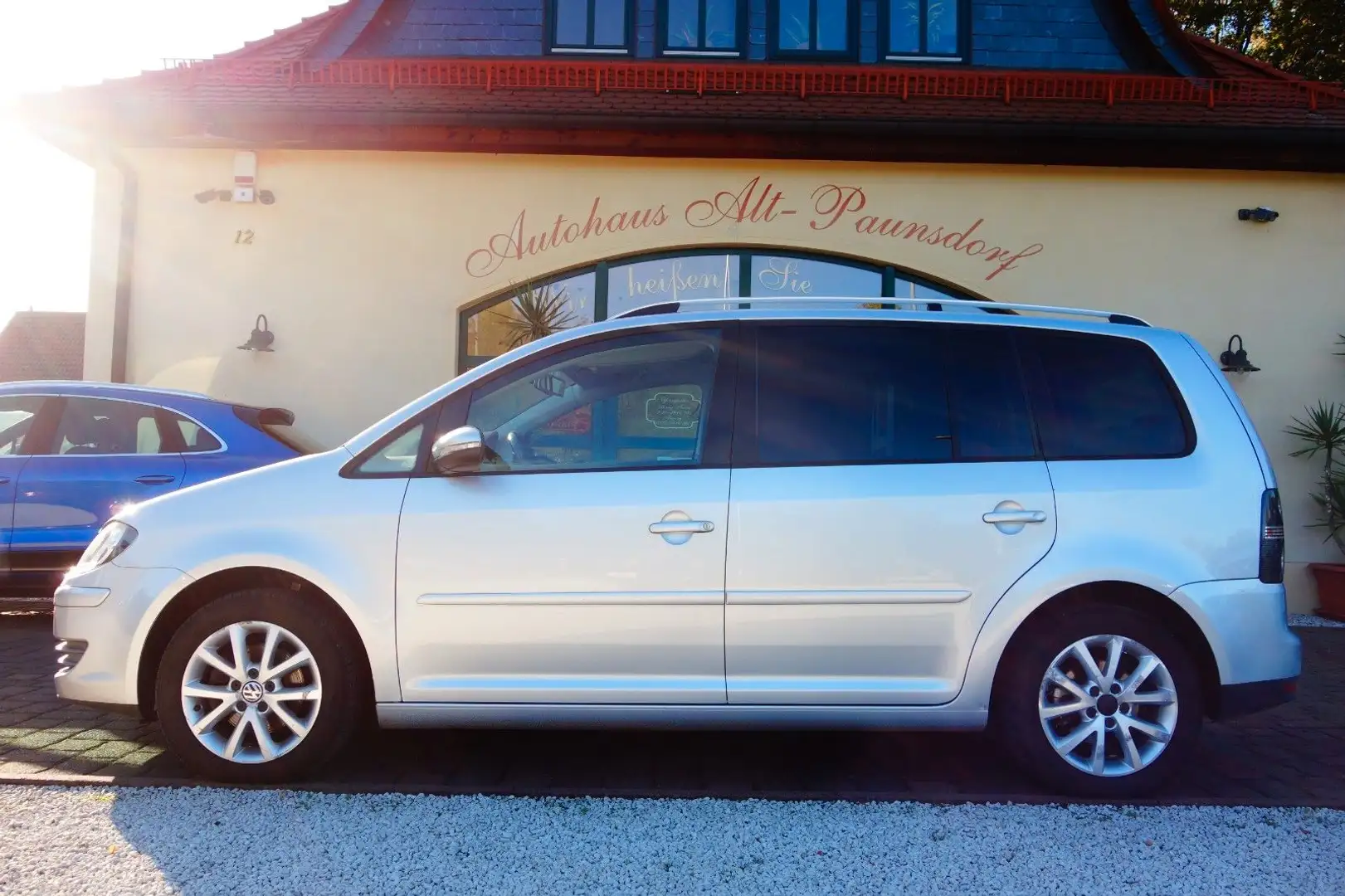Volkswagen Touran Highline 1,4 Navi,PDC,Klimaaut.Sitzheiz. Silber - 2