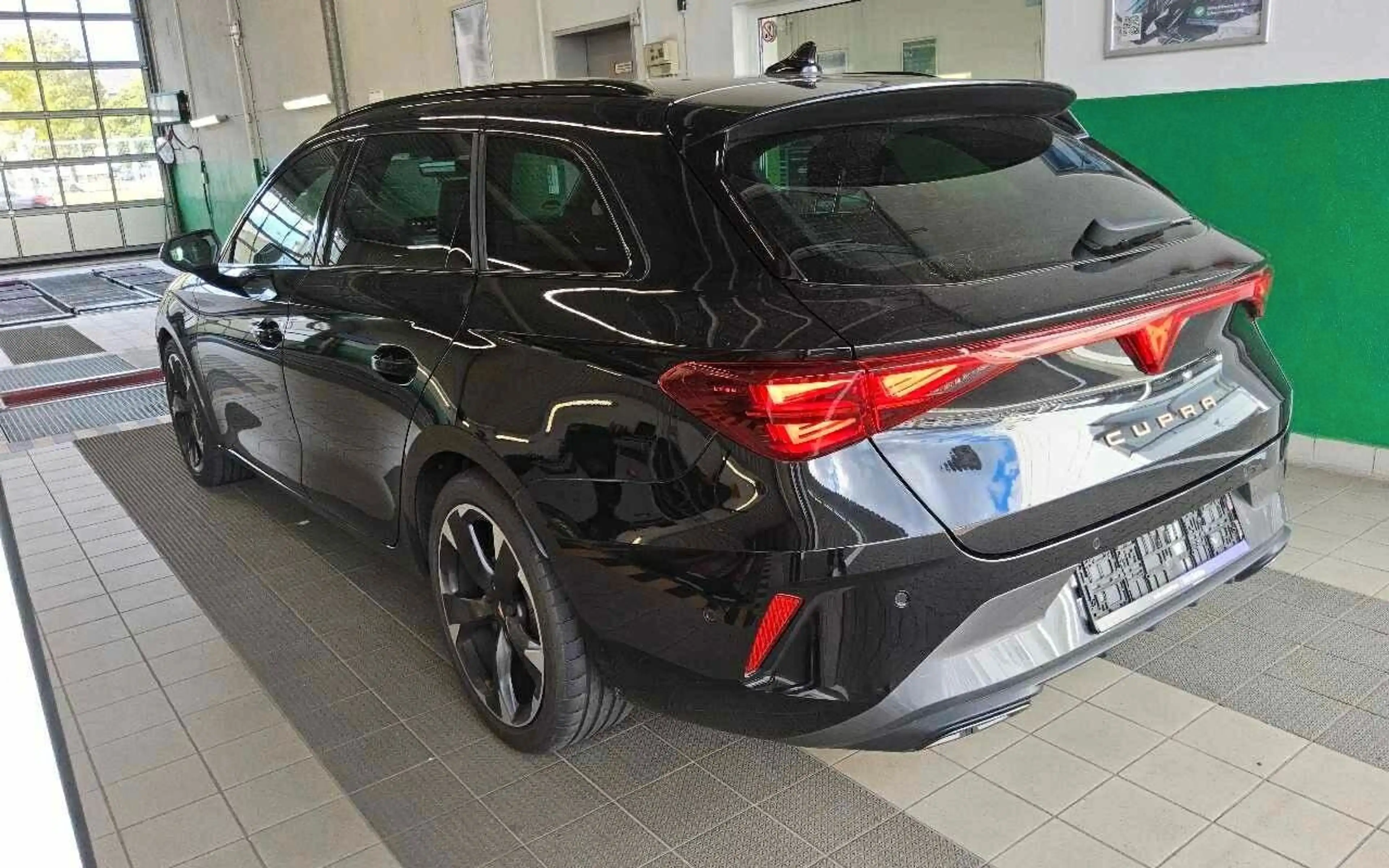 CUPRA Leon Sportstourer 2.0 TSI 150 kW 4Drive *1.Hd* — photo 4
