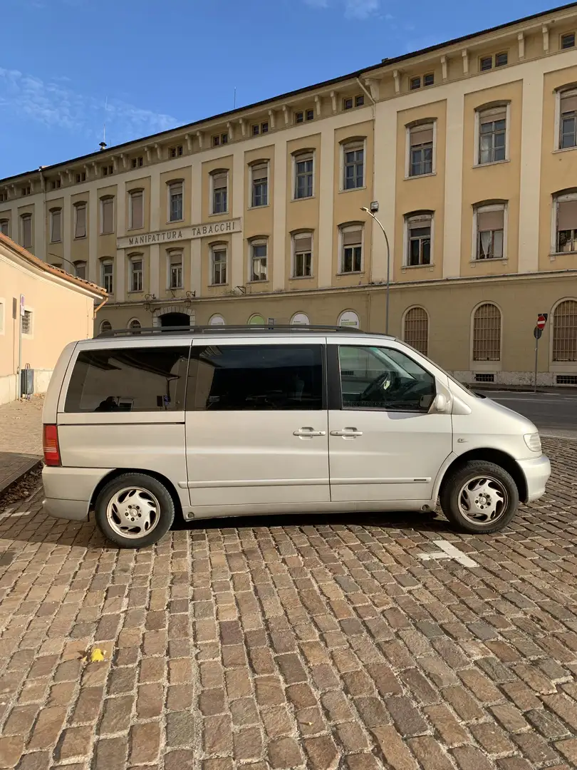 Mercedes-Benz V 220 Argento - 2