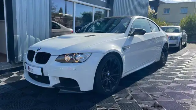 BMW M3 E92 420ch phase 2 suivi full / ligne M perf / suspensions actives / sièges chauffants