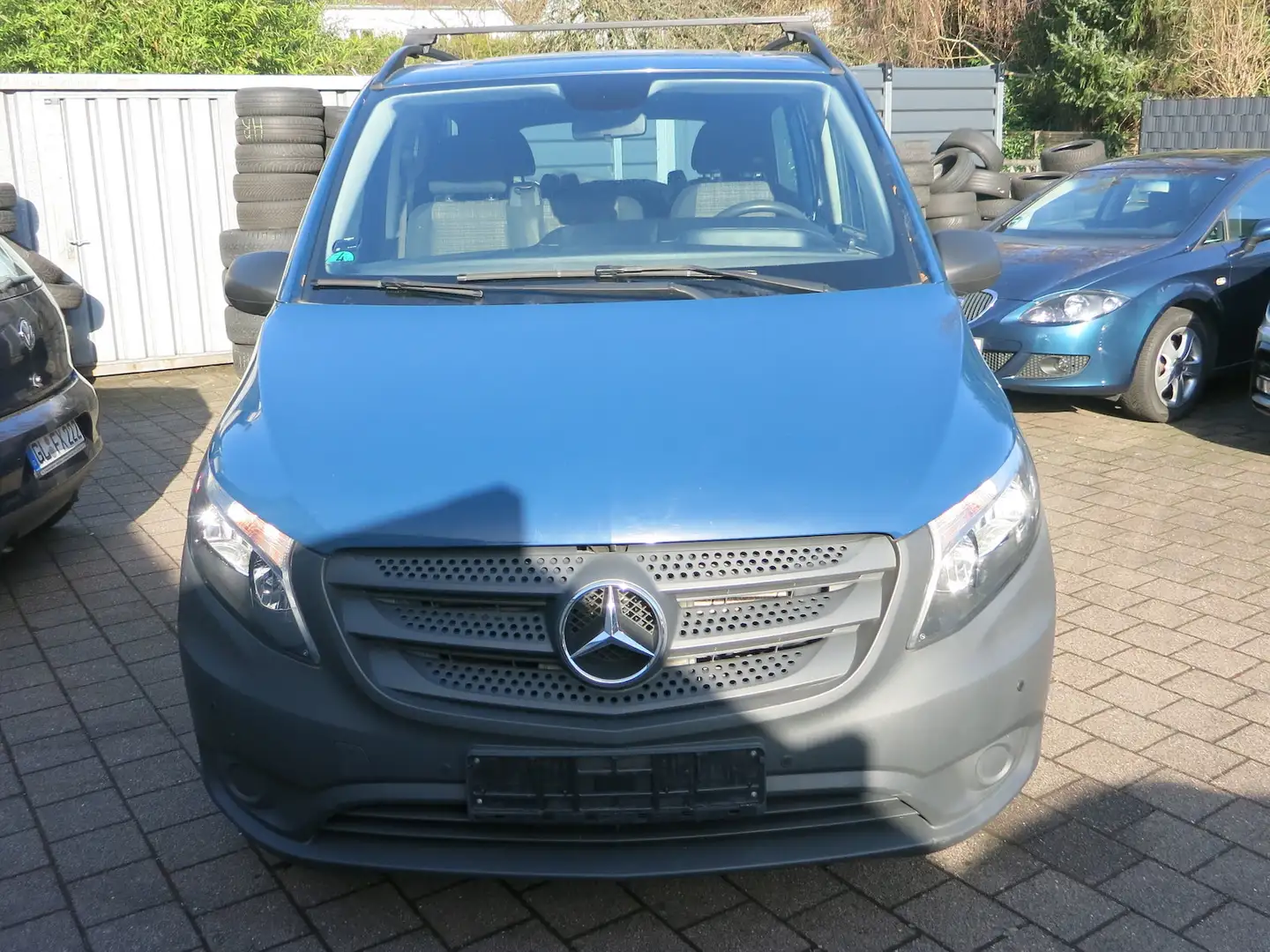 Mercedes-Benz Vito CREW FWD lang,6 Sitzer Blau - 1