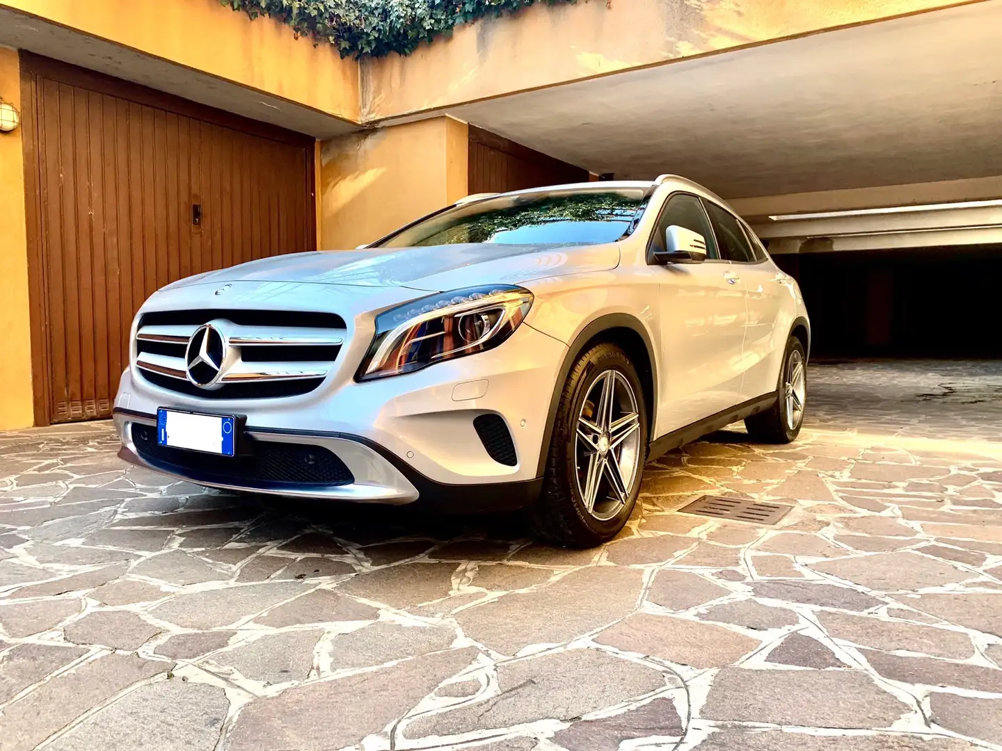 Mercedes-Benz GLA 180 d Business auto - 1