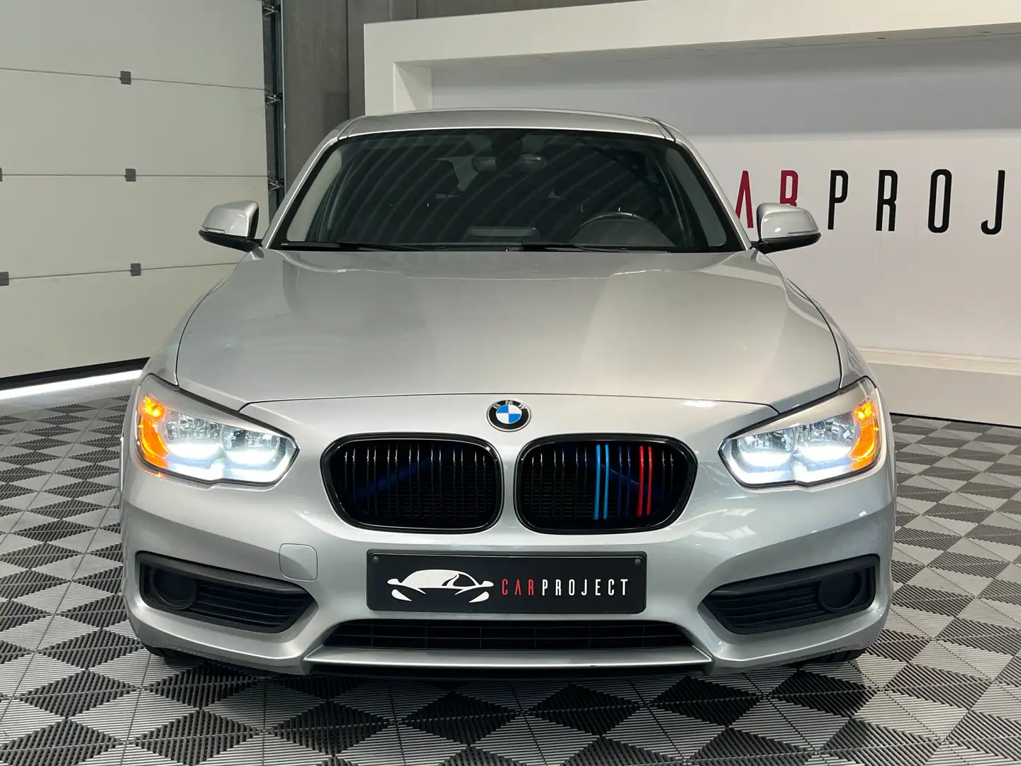 BMW 116 116i /GPS/ CLIM AUTO/ BLUETOOTH/ JA 17/GARANTIE Gris - 2