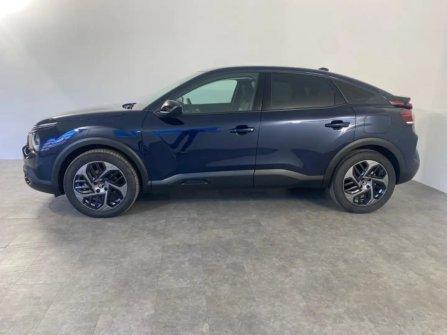 Citroen C4 1.2 PureTech 130 Plus LED*NAVI*RFK 96 kW (131 P... Blau - 2