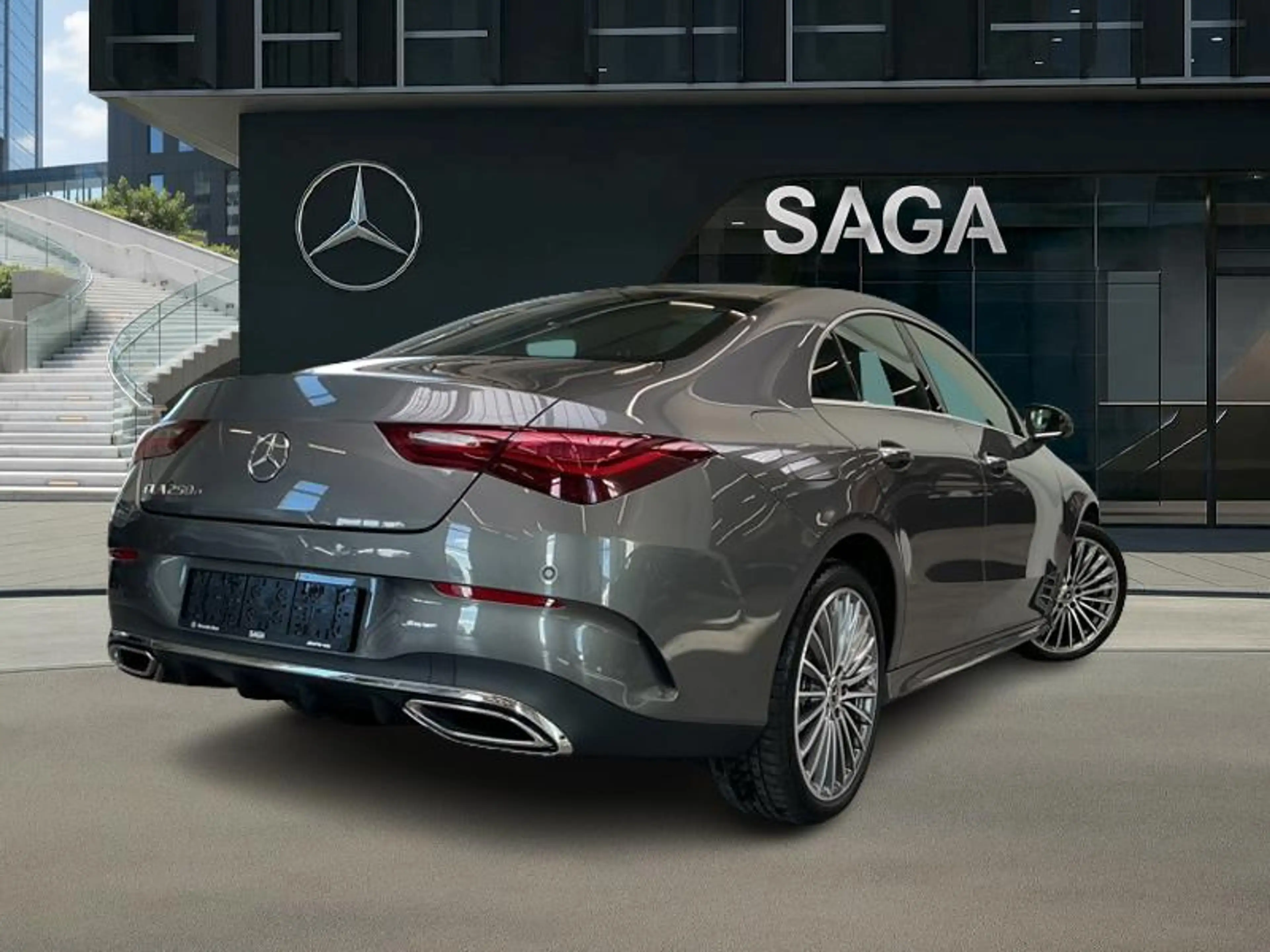 Mercedes-Benz CLA 250 e Coupé AMG Line Toit Pano — photo 2