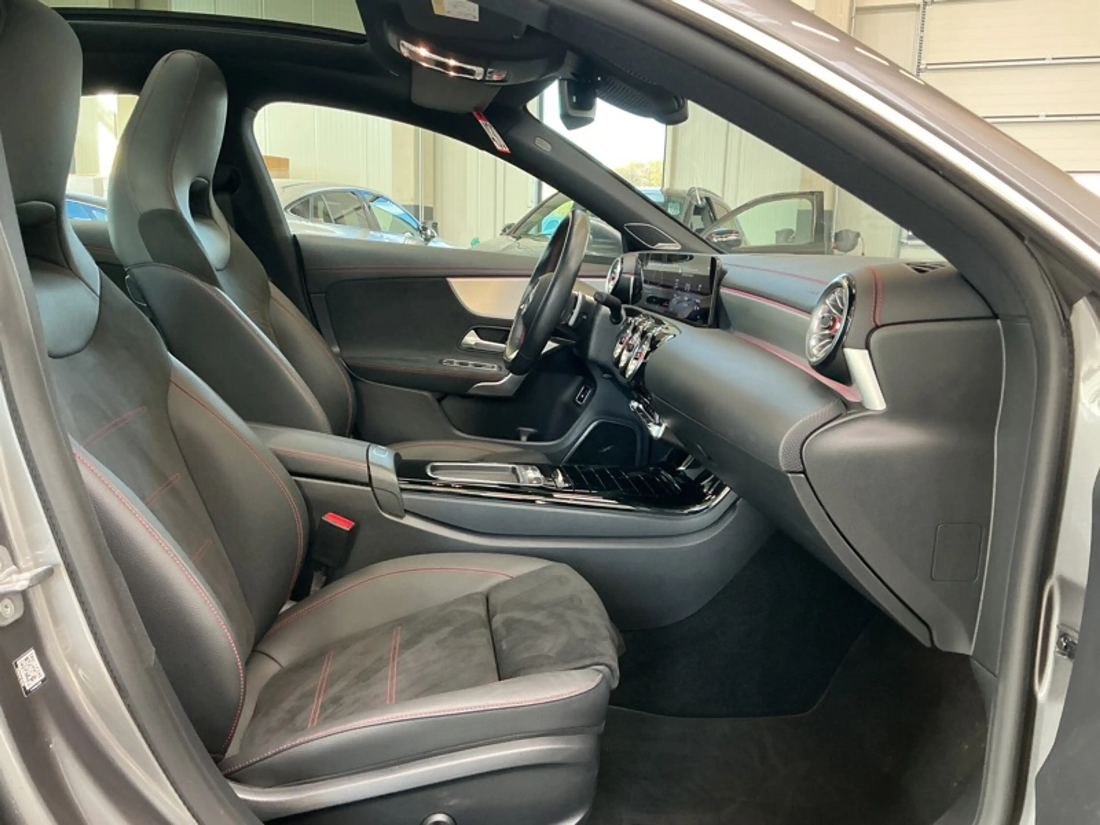 Mercedes-Benz CLA 250 e Coupé AMG Line Toit Pano — photo 14