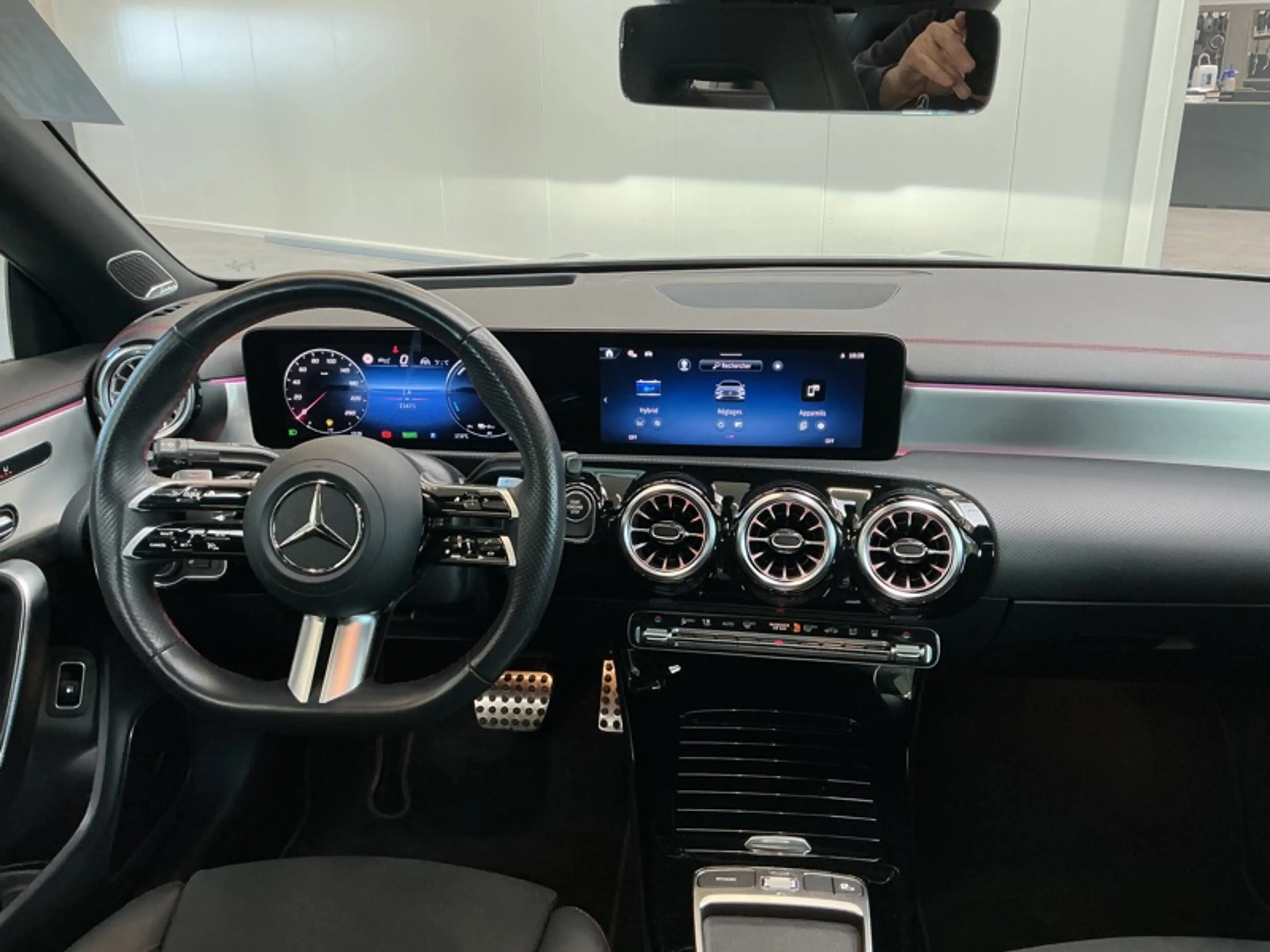 Mercedes-Benz CLA 250 e Coupé AMG Line Toit Pano — photo 12