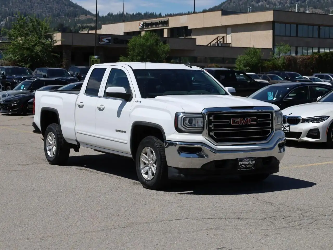 GMC Sierra 1500 снимка GMC Sierra 1500
