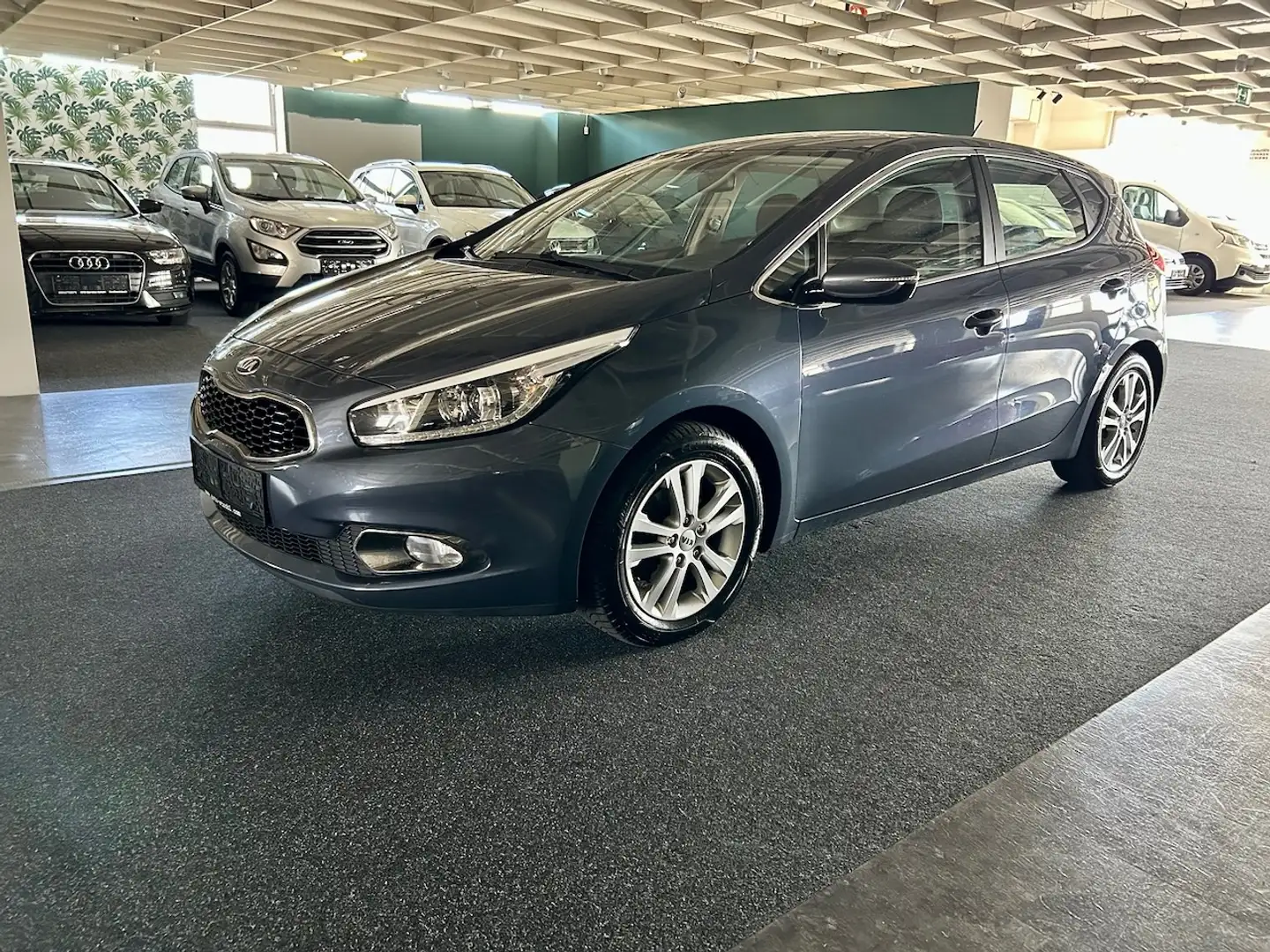 Kia Ceed / cee'd 1,4 MPI Dynamic *Pickerl/Service neu* Grau - 1