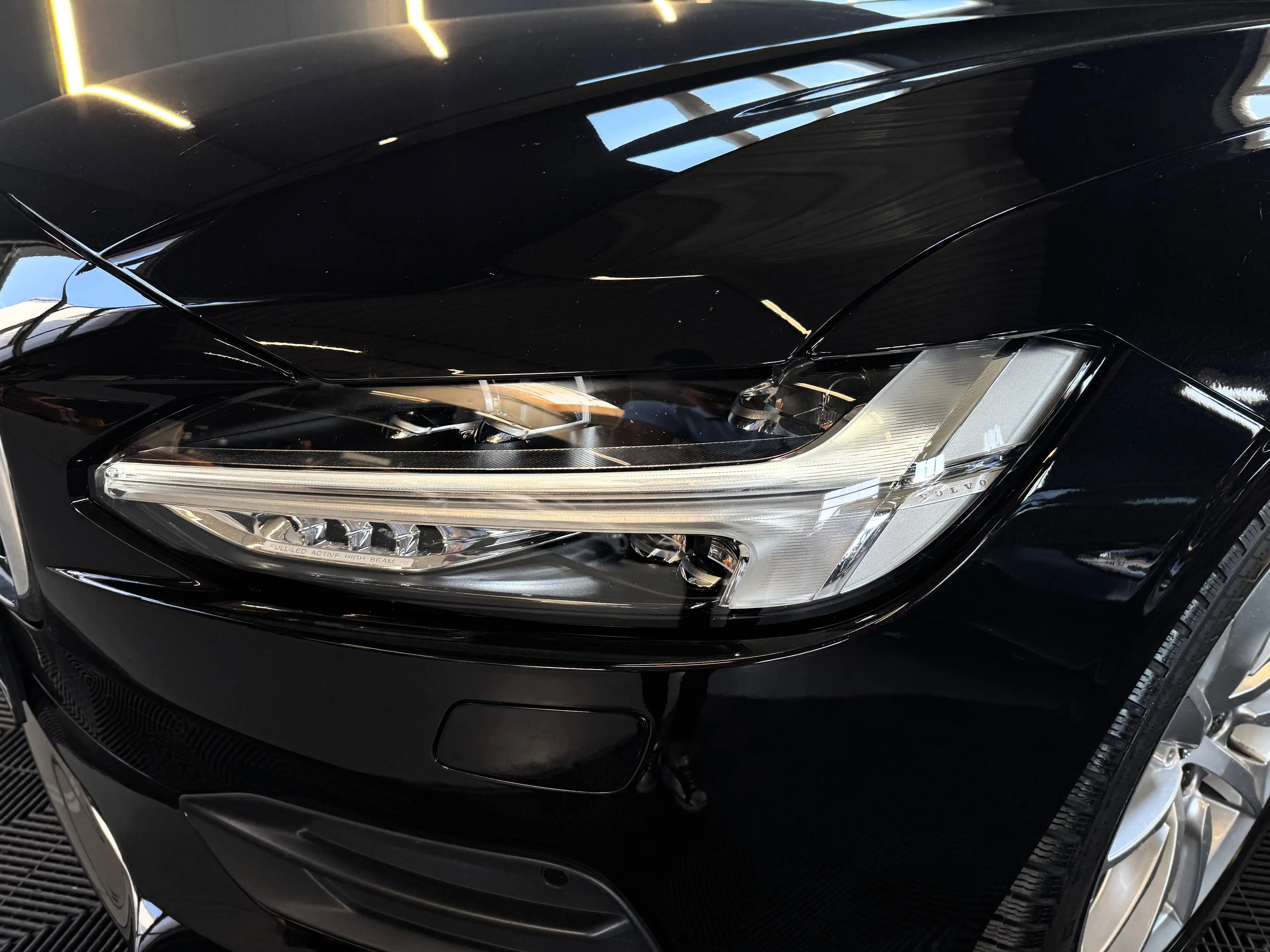 Volvo V90 D4 Momentum Pro 1.Besitz/Leder/Kamera/Led/4xSitzheizung/Navi — photo 5