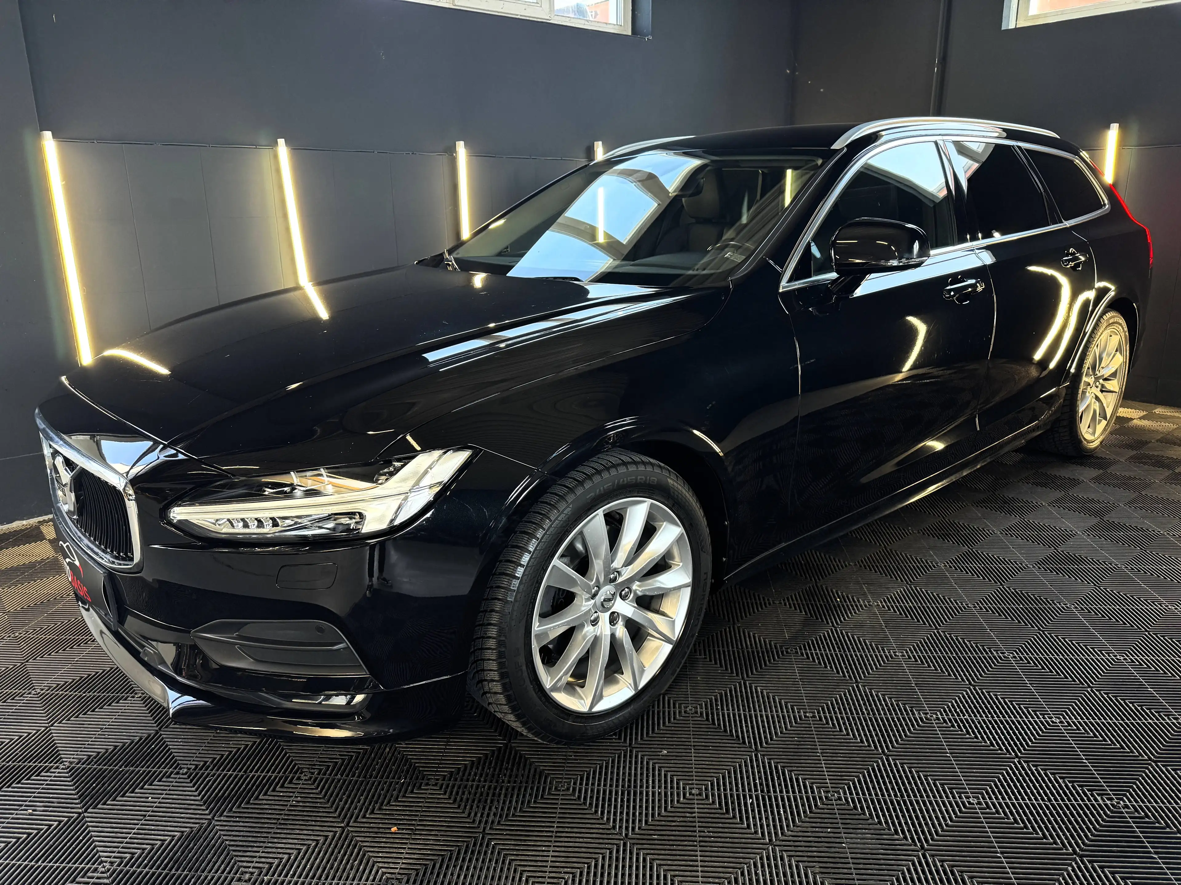 Volvo V90 D4 Momentum Pro 1.Besitz/Leder/Kamera/Led/4xSitzheizung/Navi — photo 2