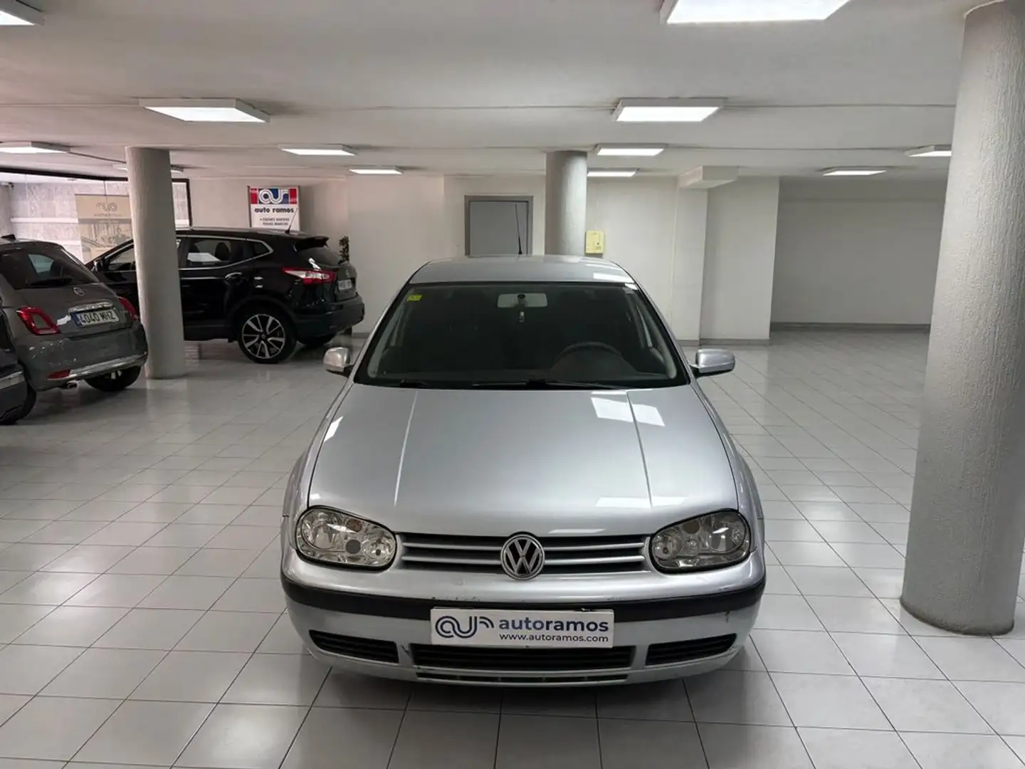 Volkswagen Golf 1.9 TDI CONCEPTLINE 90CV Gris - 1
