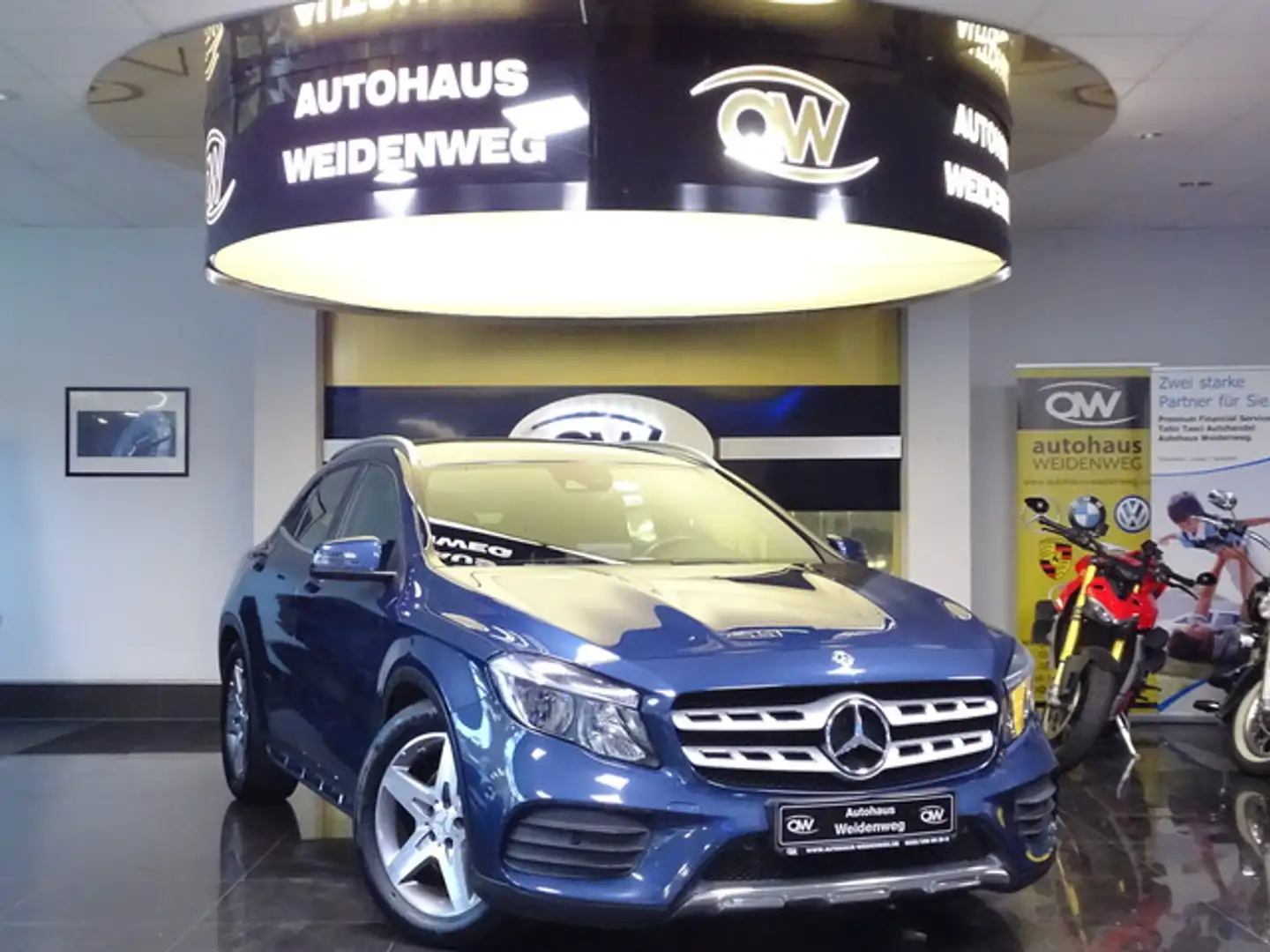 Mercedes-Benz GLA 220 CDI AMG Line Leder Navi PDC erst 83566KM Blau - 1