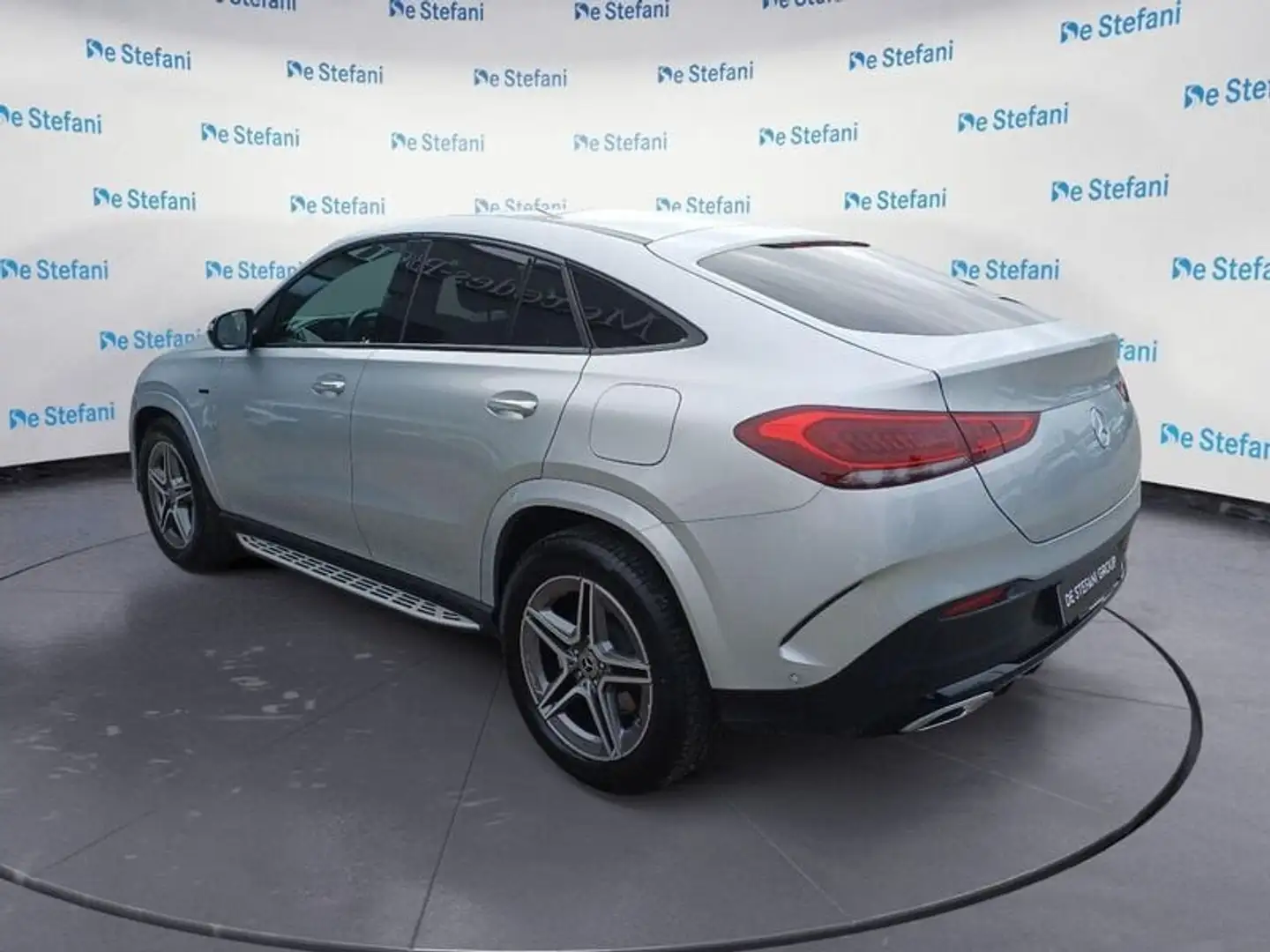 Mercedes-Benz GLE 350 GLE 350 de 4Matic Plug-in Hybrid Coupé Premium Pr Stříbrná - 2