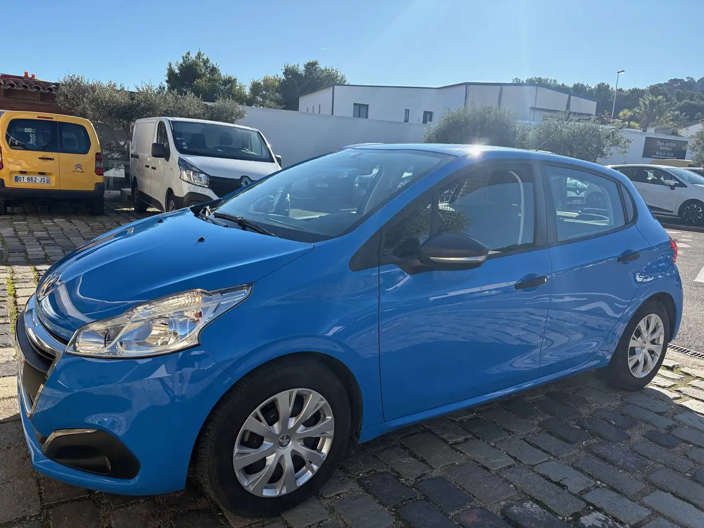 Peugeot 208 AFFAIRE 1.6 BLUEHDI 75 PREMIUM PACK Blau - 2