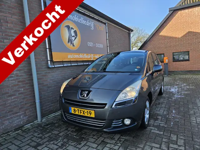 Peugeot 5008 1.6 THP Blue Lease Executive 7p. (loopt niet goed)