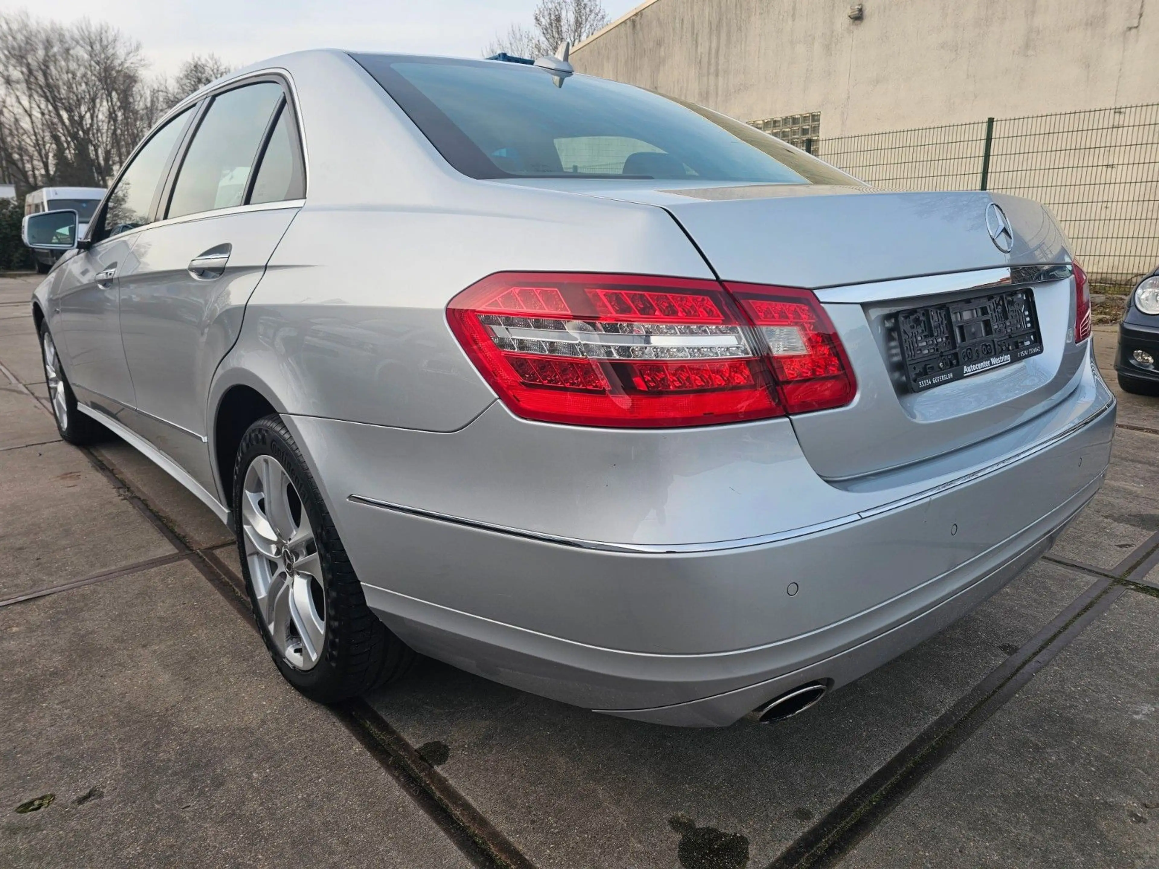 Mercedes-Benz E 250 CGI, Automatik,Top Zustand,1 Jahr Garantie — photo 7