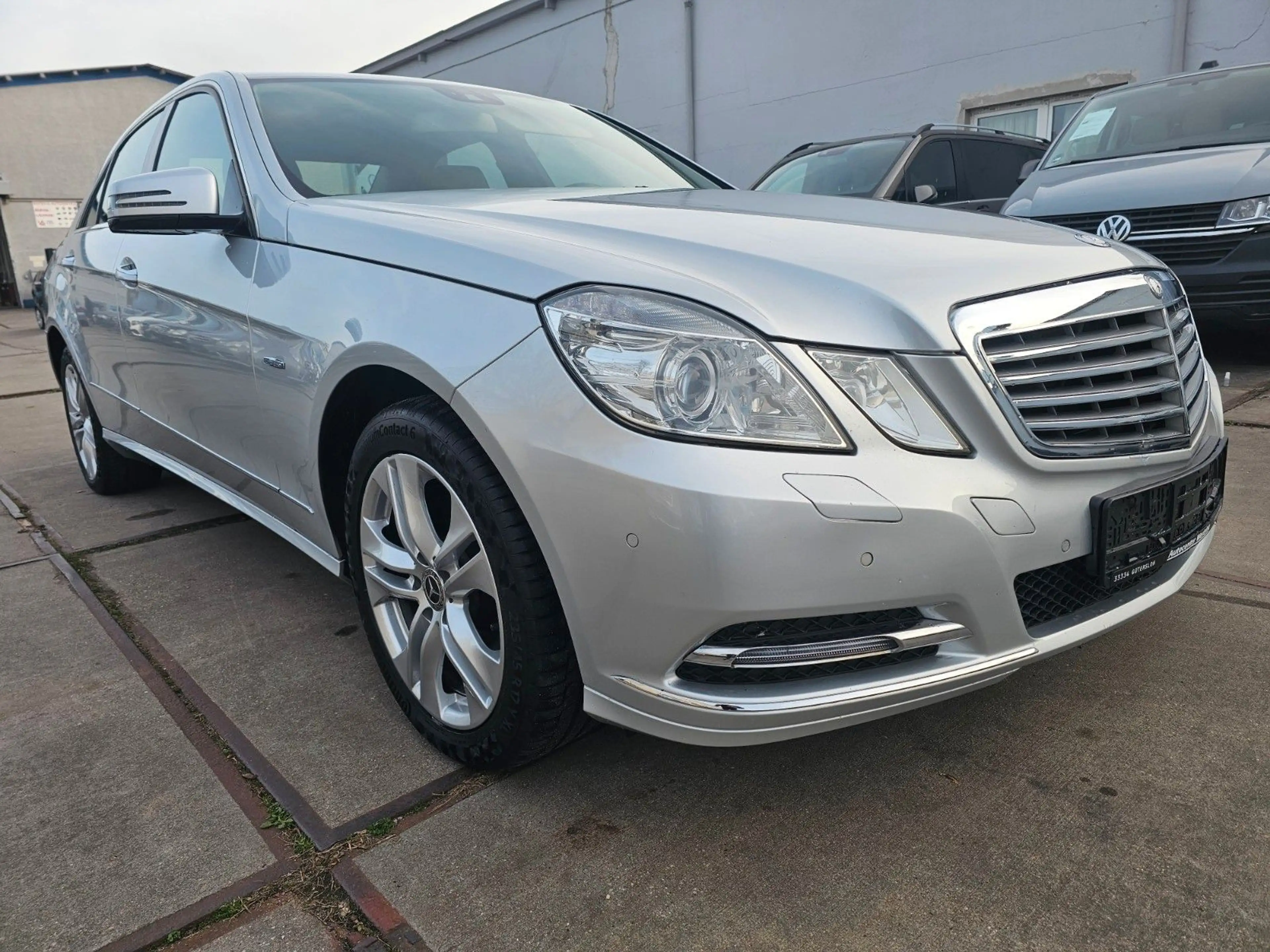Mercedes-Benz E 250 CGI, Automatik,Top Zustand,1 Jahr Garantie — photo 3