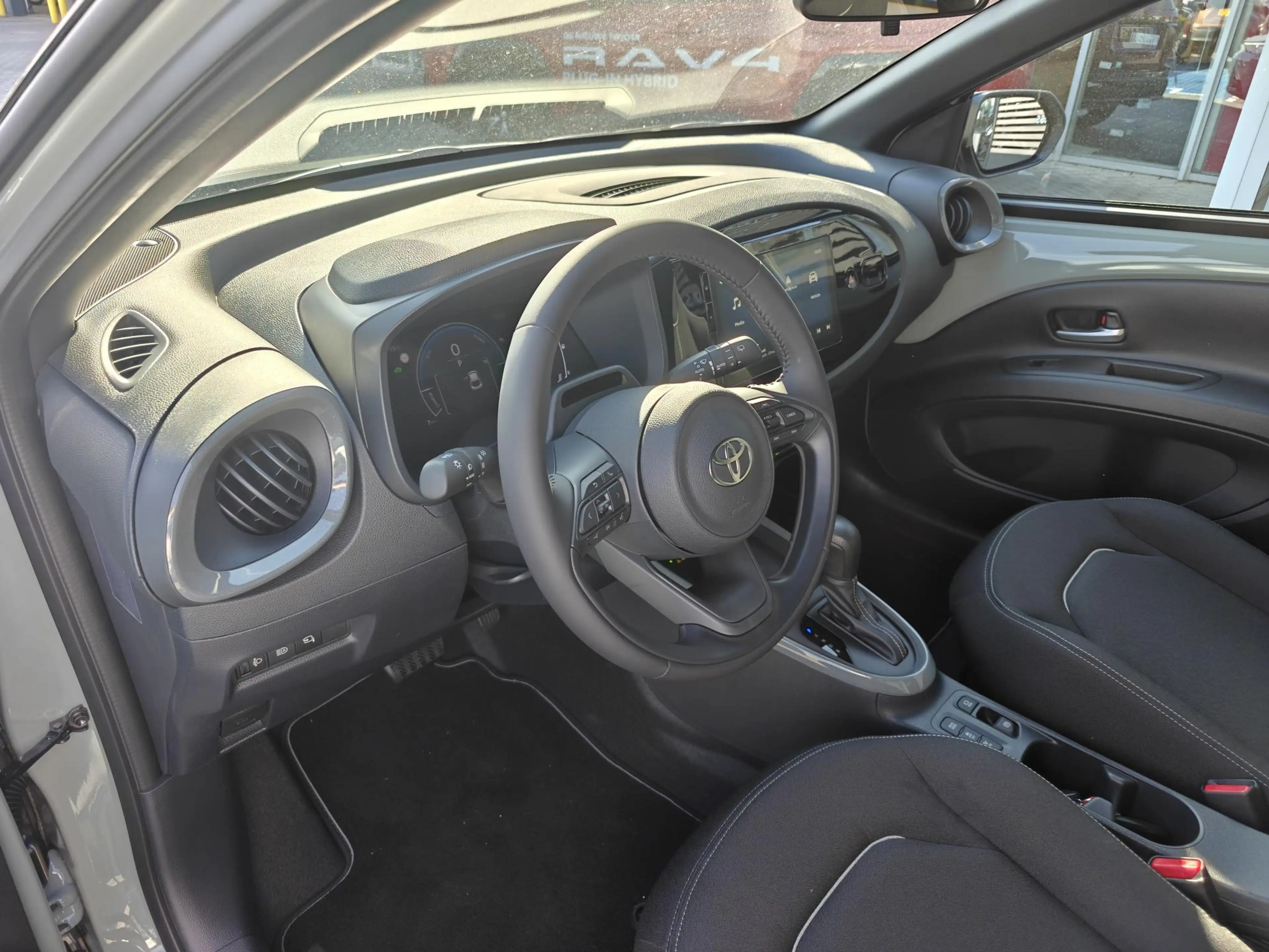 Toyota Aygo X Hybrid 115 pulse PARK-SENSOREN KEYLESS CLIMA AD-CR — photo 19