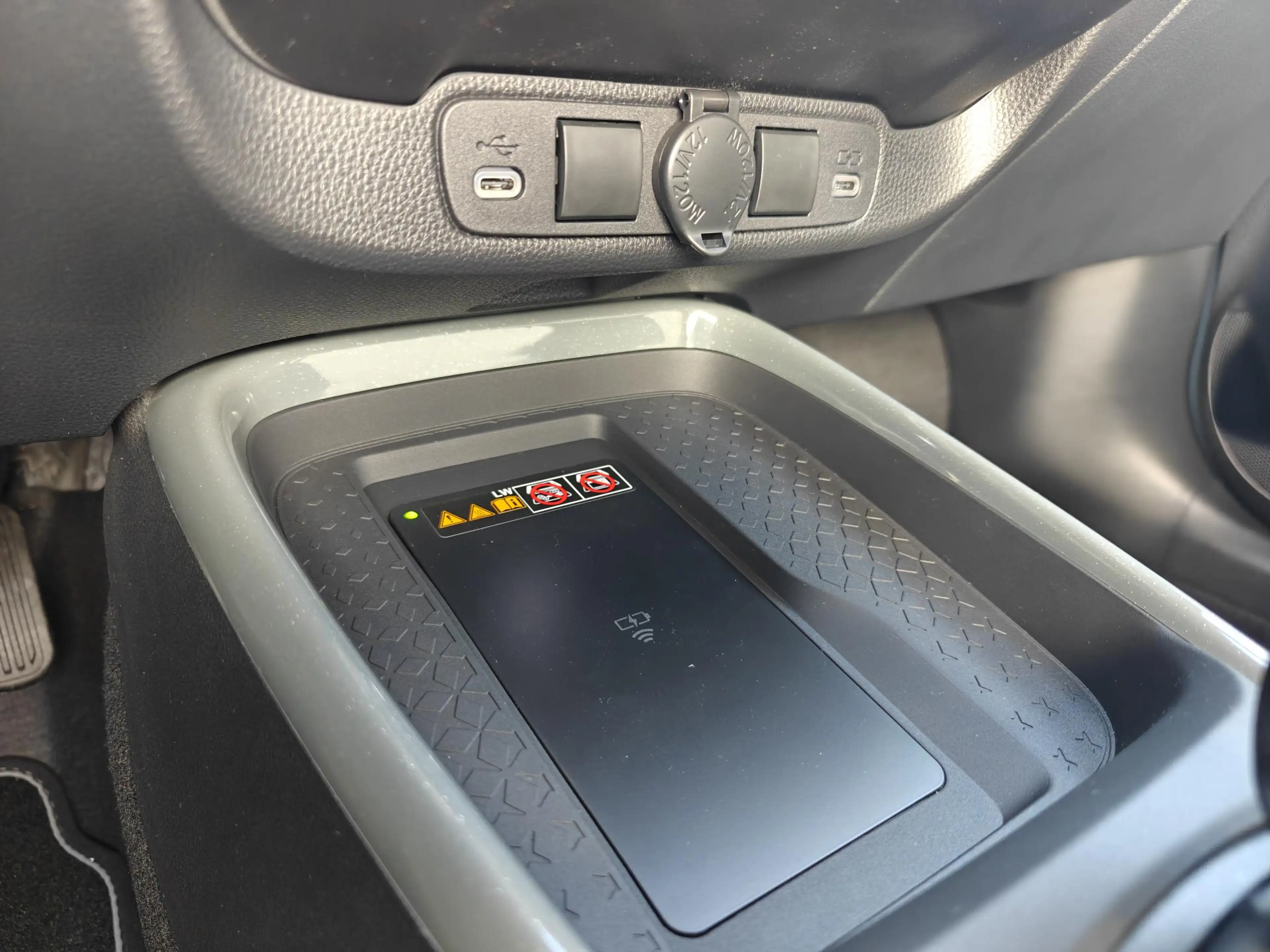 Toyota Aygo X Hybrid 115 pulse PARK-SENSOREN KEYLESS CLIMA AD-CR — photo 27