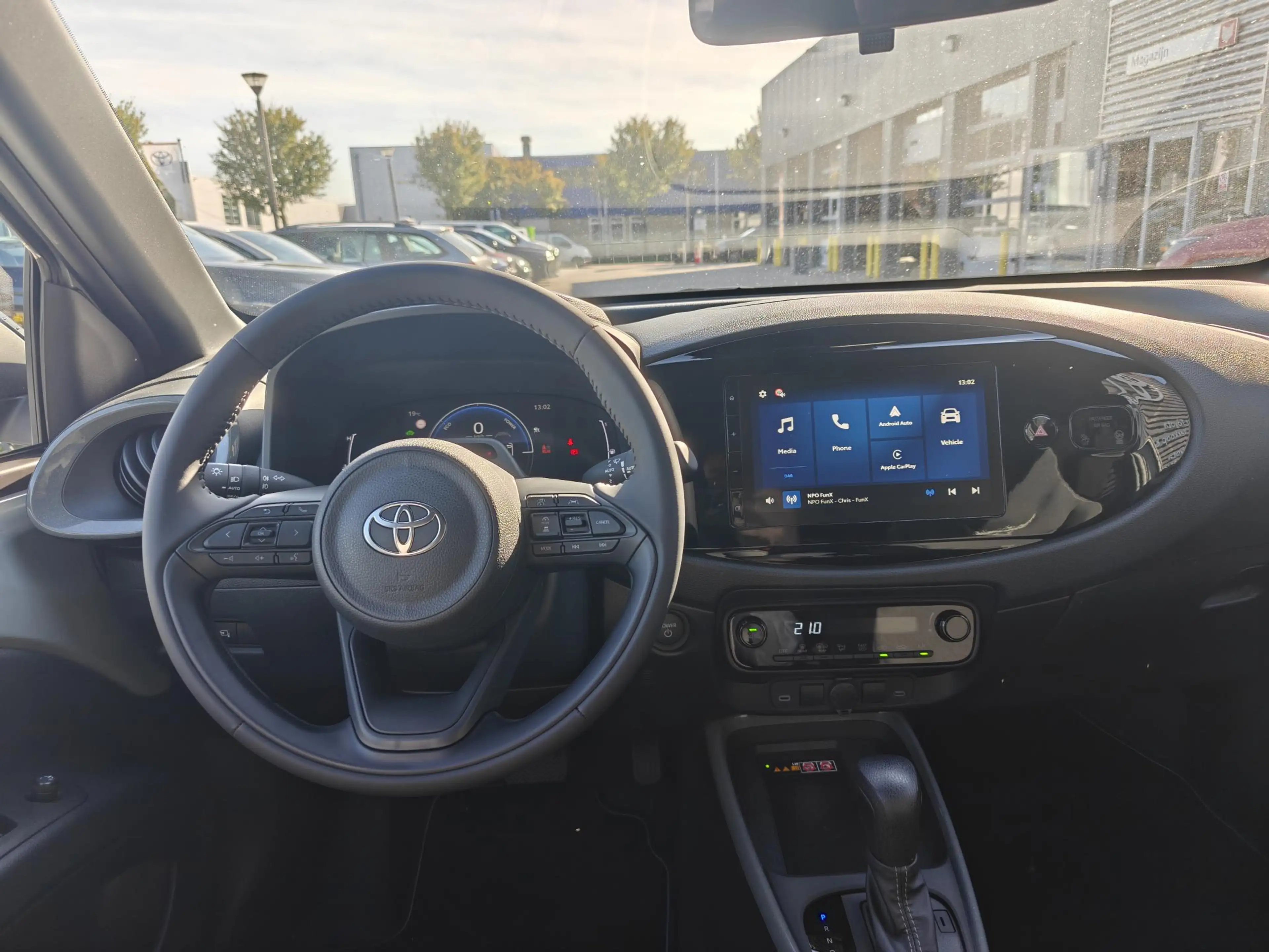 Toyota Aygo X Hybrid 115 pulse PARK-SENSOREN KEYLESS CLIMA AD-CR — photo 15