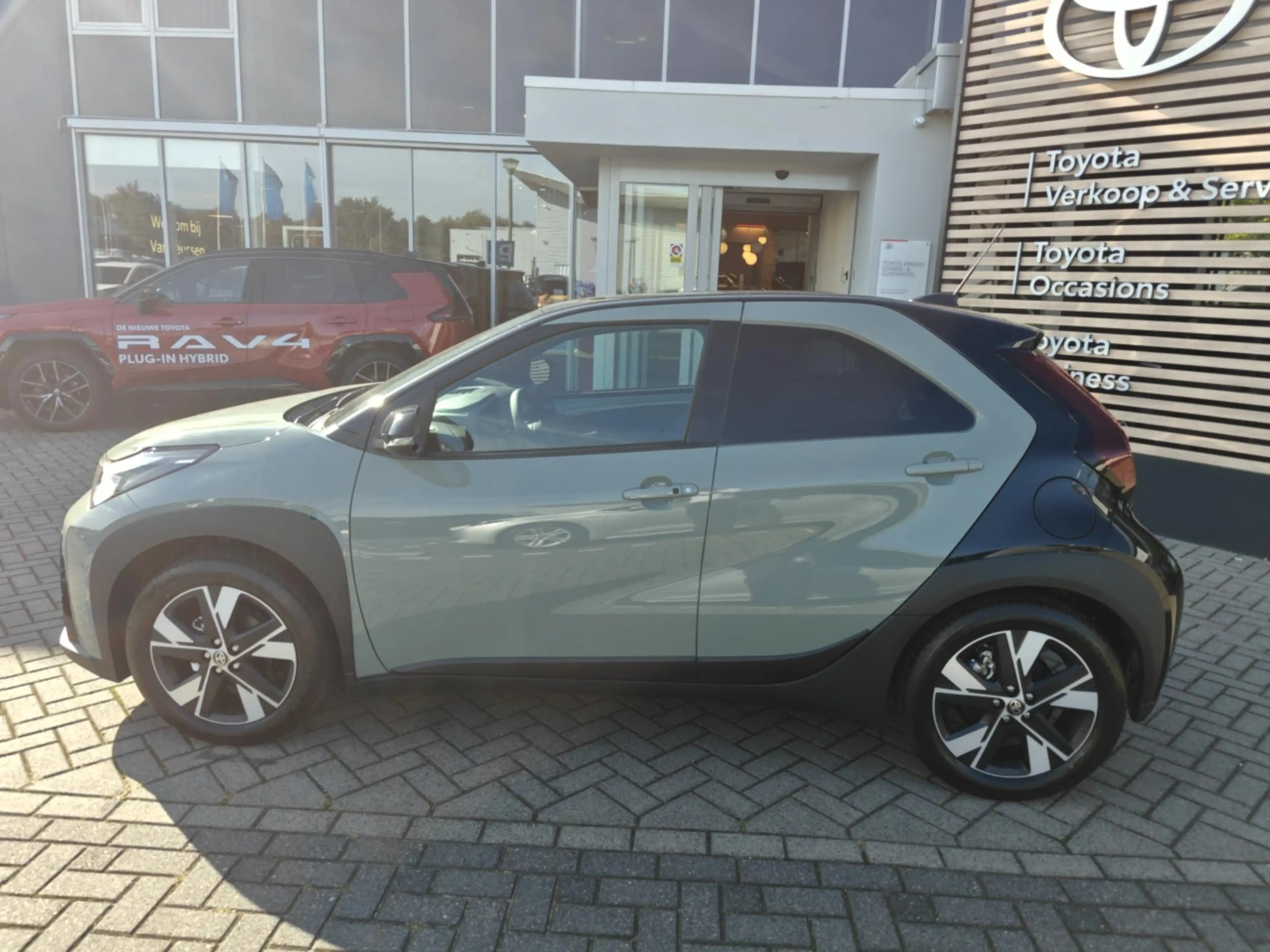 Toyota Aygo X Hybrid 115 pulse PARK-SENSOREN KEYLESS CLIMA AD-CR — photo 6