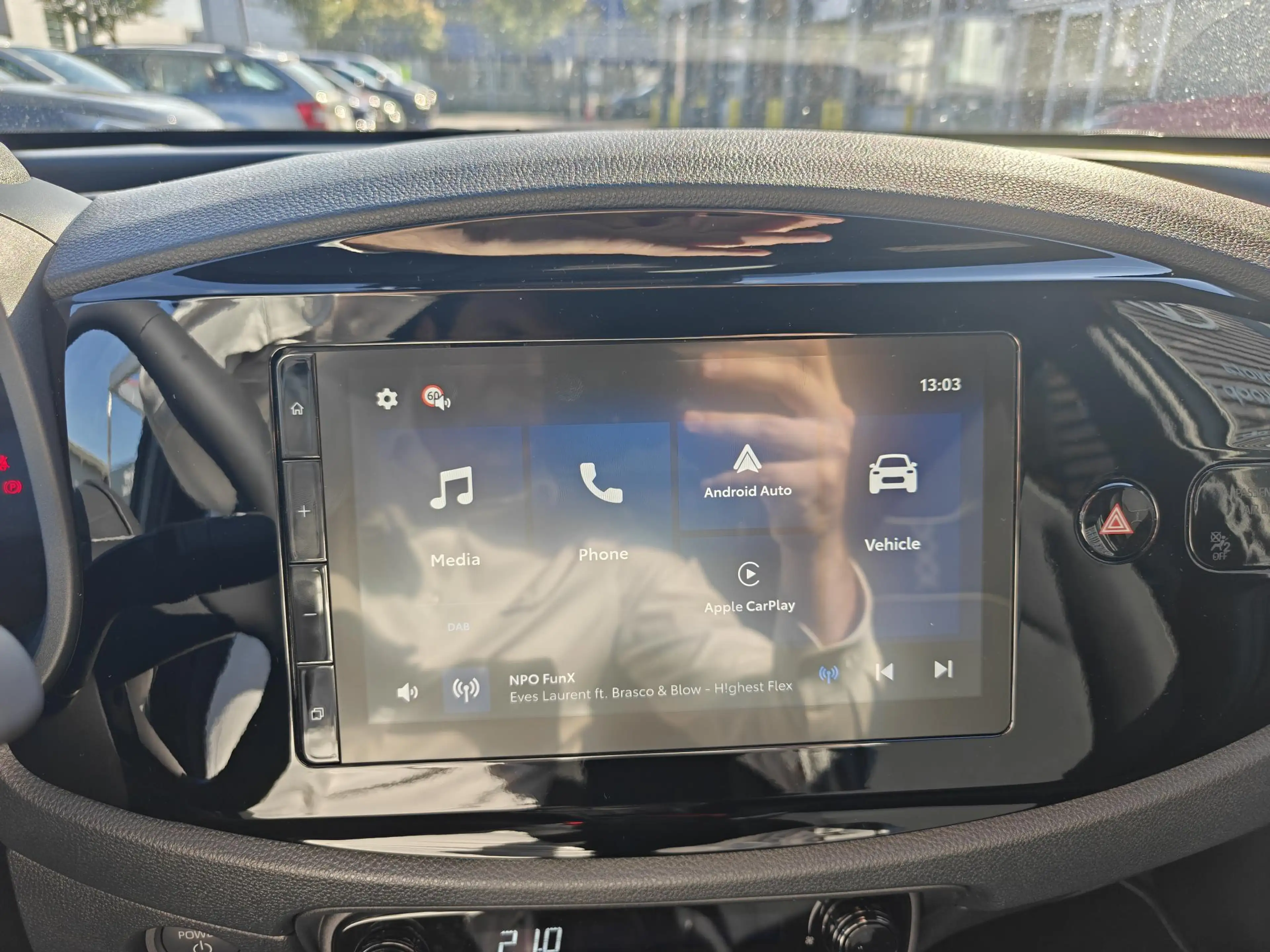Toyota Aygo X Hybrid 115 pulse PARK-SENSOREN KEYLESS CLIMA AD-CR — photo 31