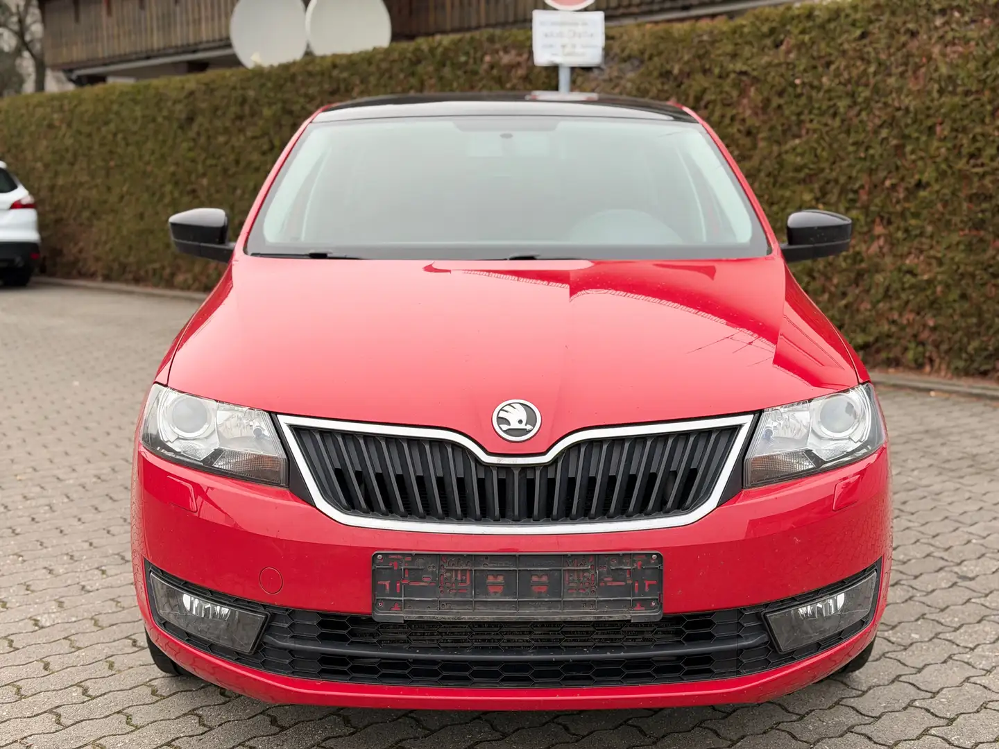 Skoda Rapid/Spaceback Style Plus *Xenon*Pano*SZH*Sportsitze*LM*PDC*Temp* Rouge - 2