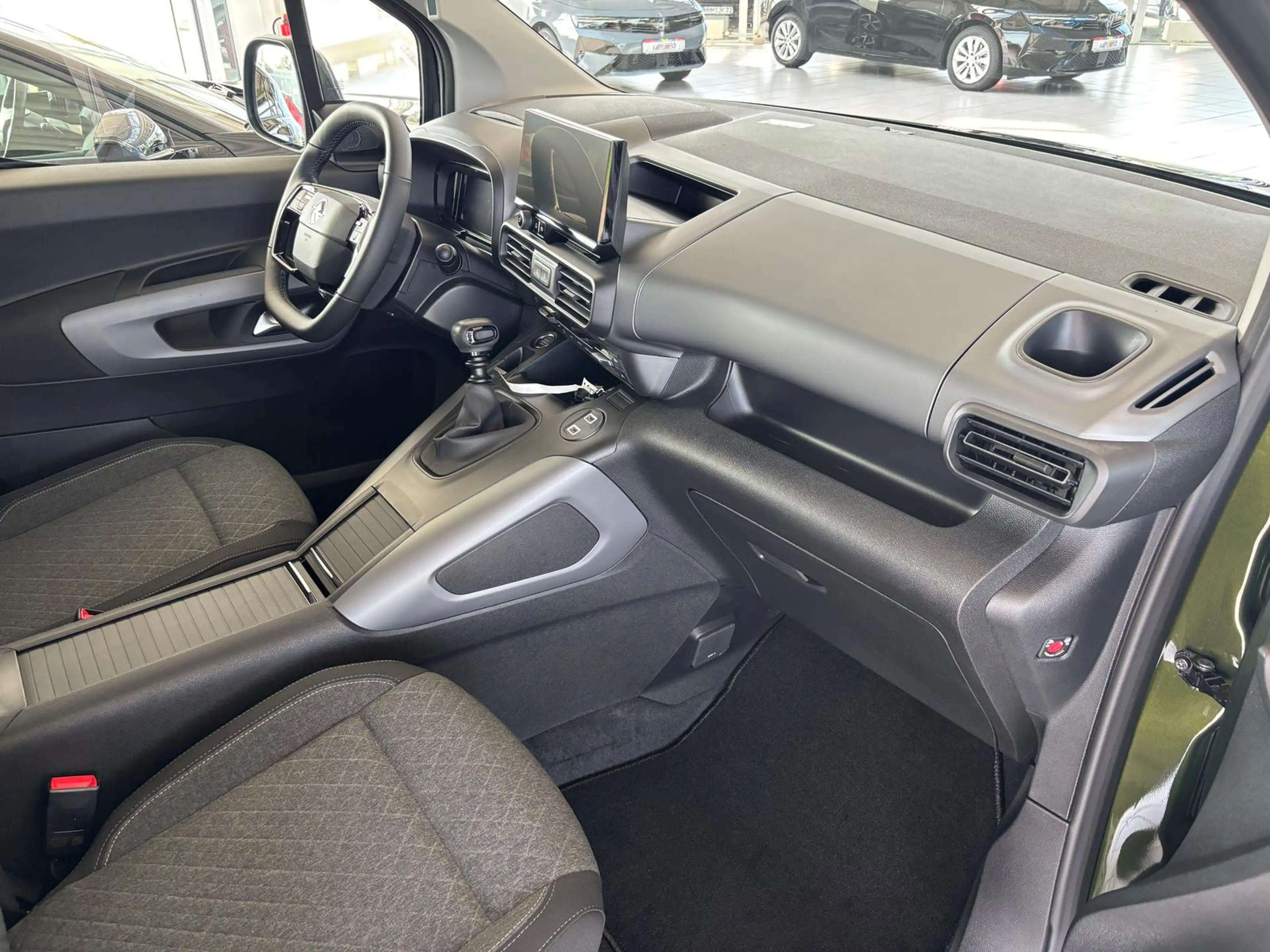 Opel Combo Life E GS — photo 8