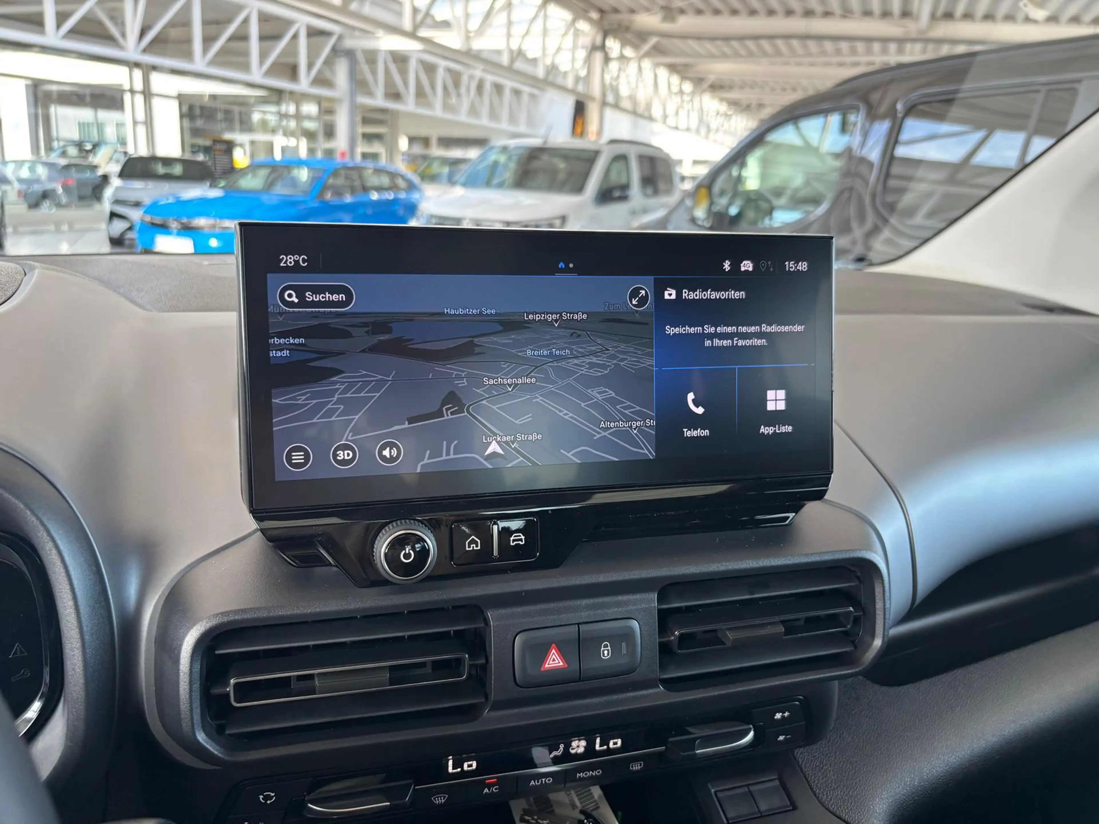 Opel Combo Life E GS — photo 14