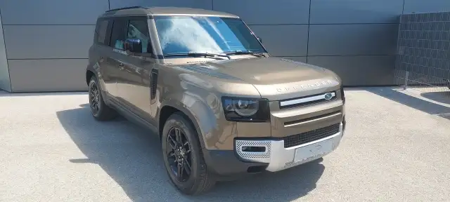 Land Rover Defender 110 P300e S PHEV