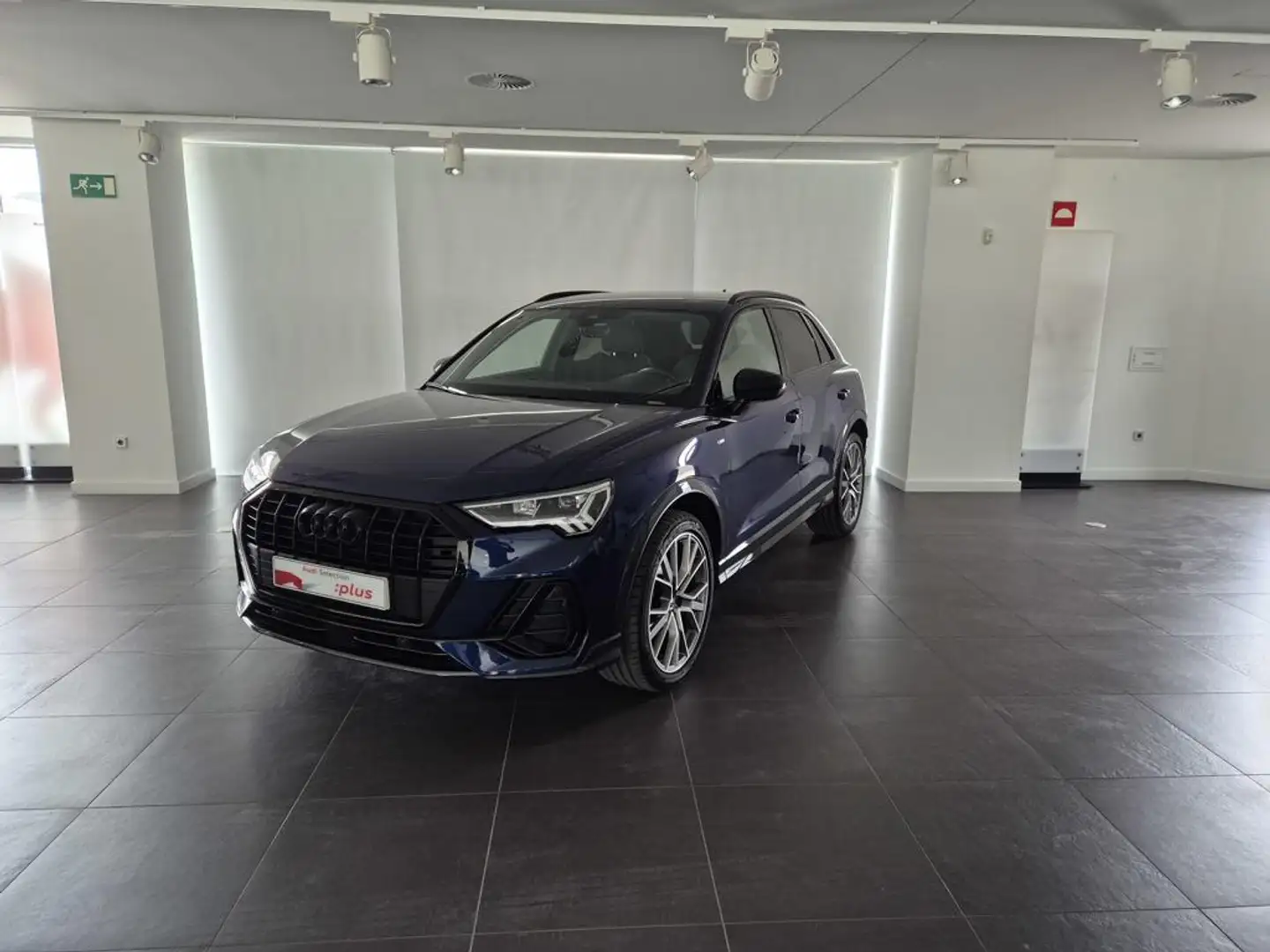 Audi Q3 35 TDI Black line S tronic 110kW Blauw - 1