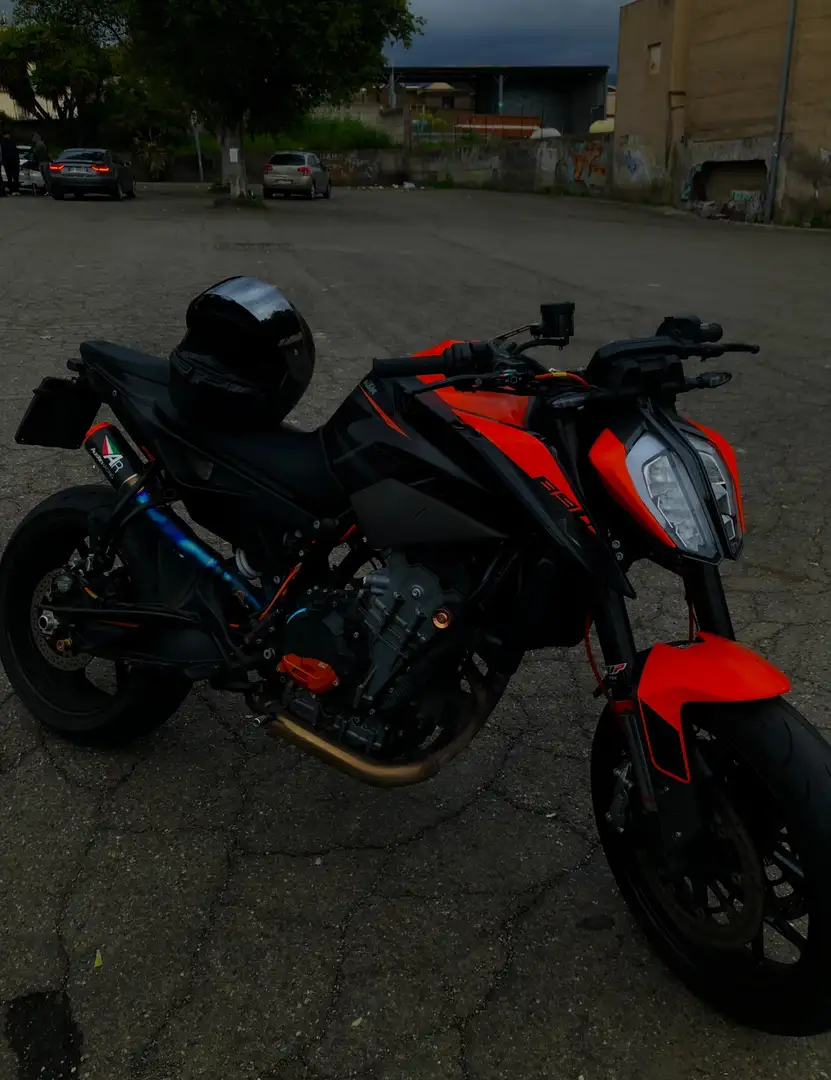 KTM 890 Duke - 1