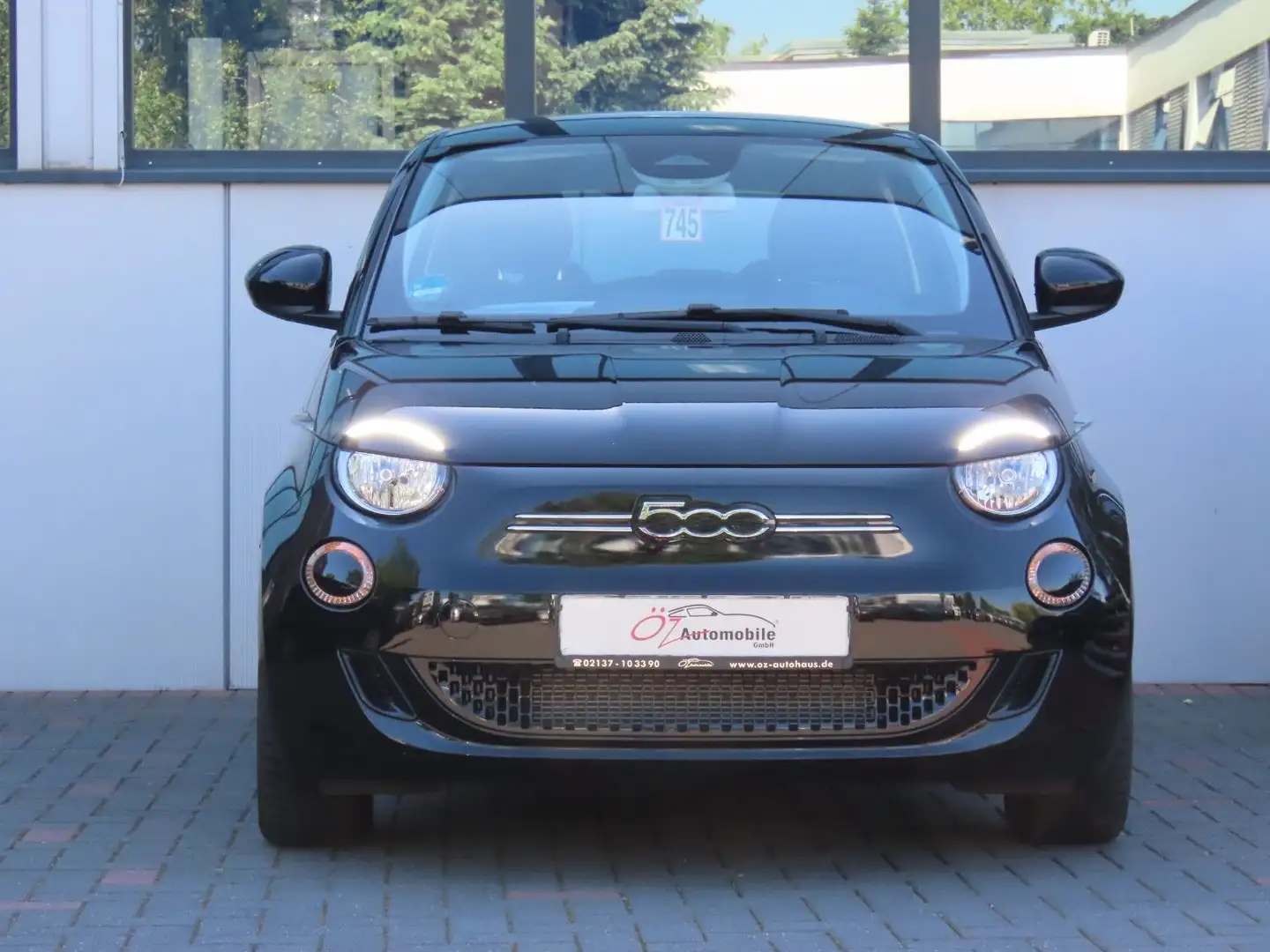 Fiat 500e 42 kWh CarPlay Klima  1-Hand  Nur  3.291 km Schwarz - 2