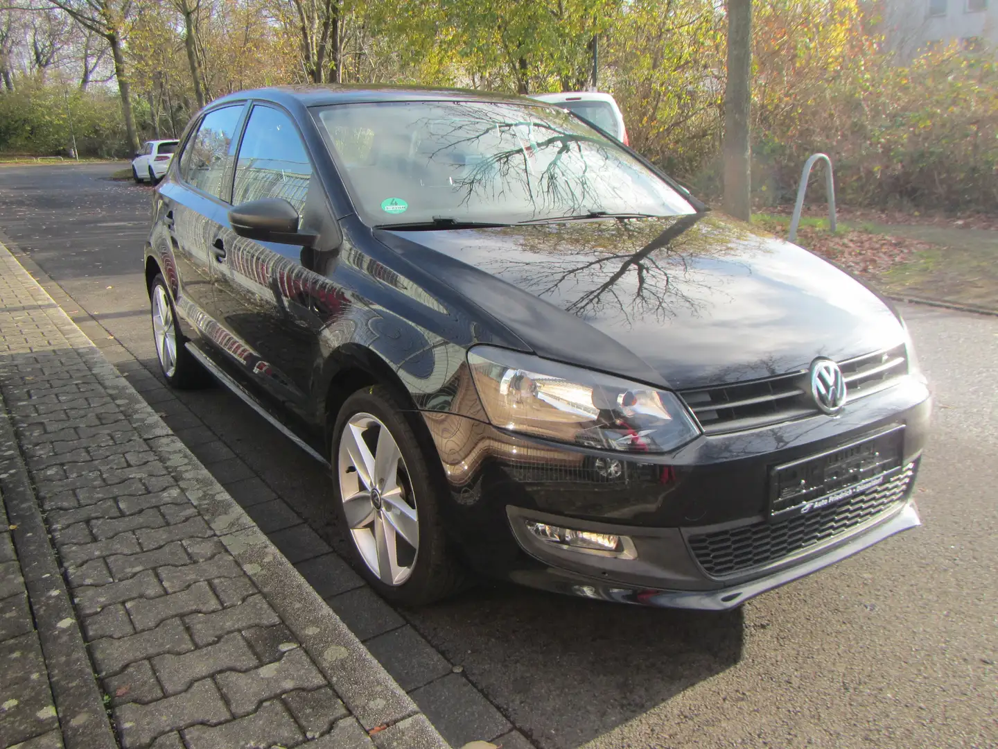 Volkswagen Polo Trendline 1.2, Mod 2010, TÜV u Kundendienst neu Schwarz - 2