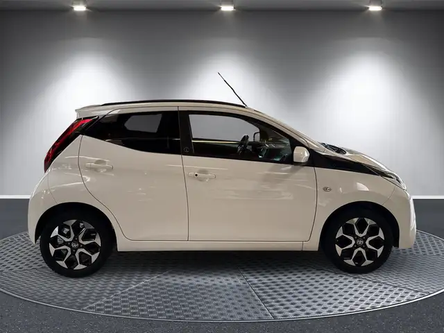 Toyota Aygo view 6