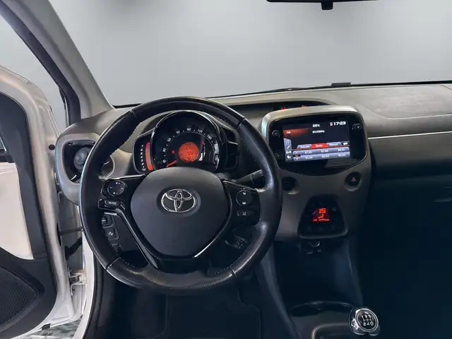Toyota Aygo view 13