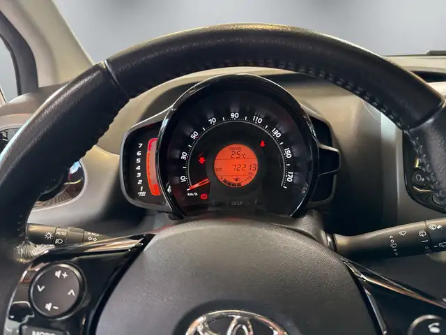 Toyota Aygo view 14