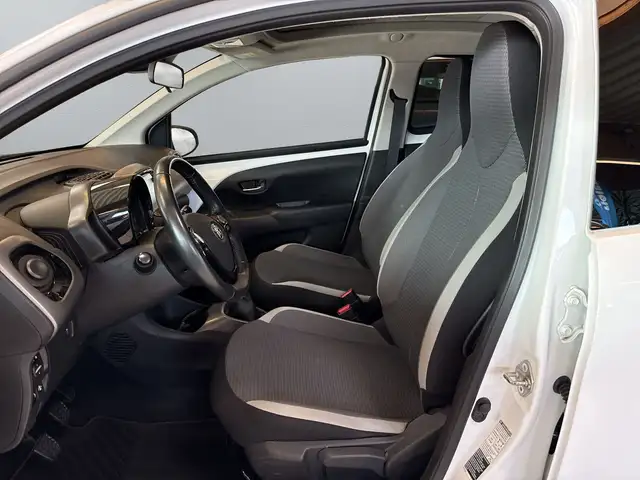 Toyota Aygo view 11