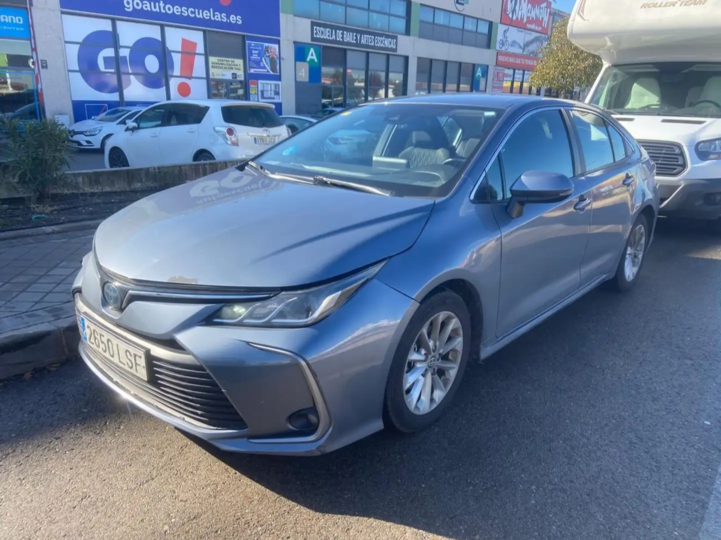 Toyota Corolla 1.8 125H ACTIVE TECH E-CVT SEDAN Azul - 2