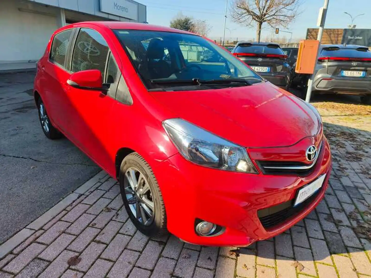 Toyota Yaris 1.0 5p Rouge - 1