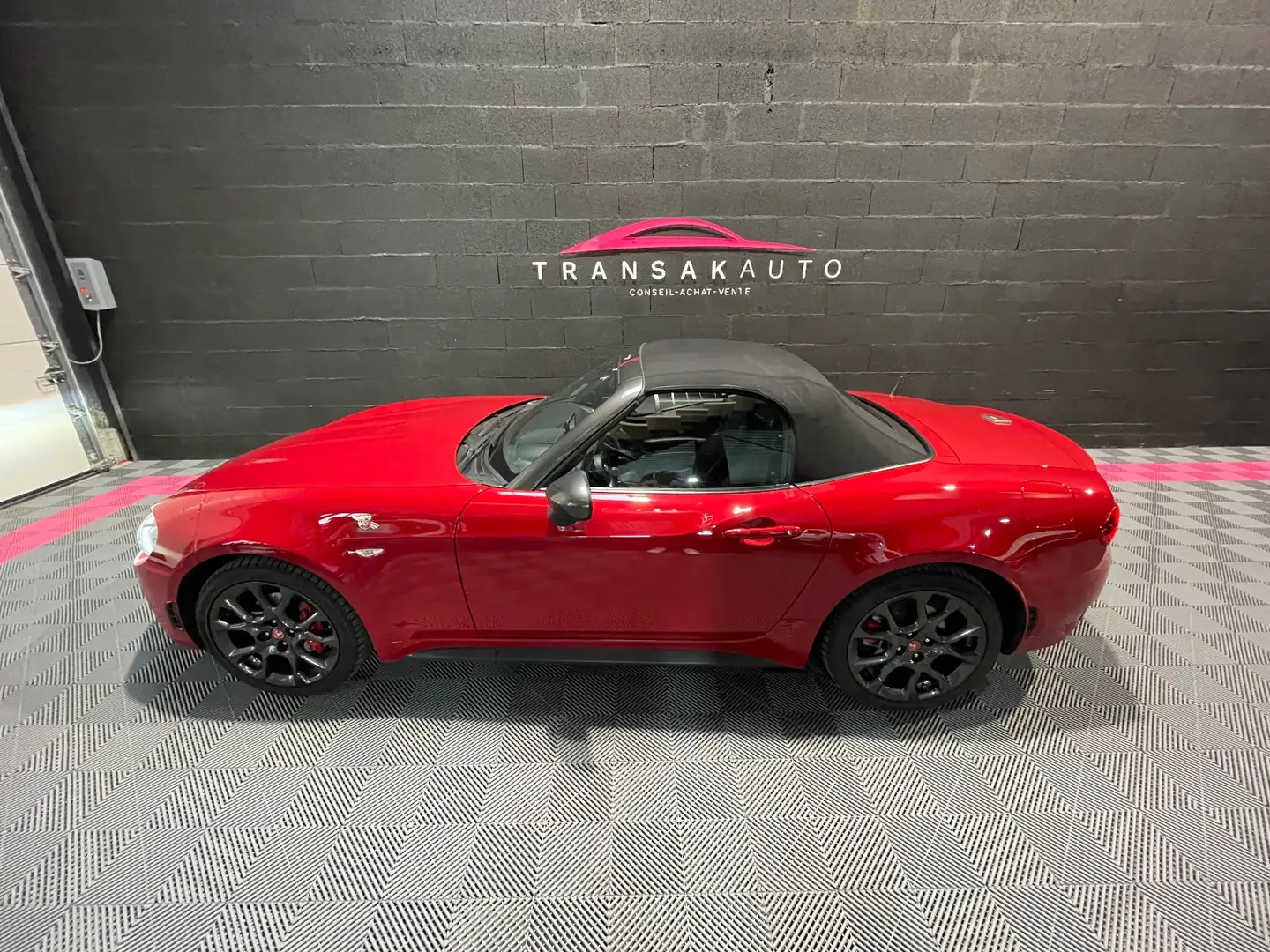Abarth 124 Spider Scorpione Rood - 2