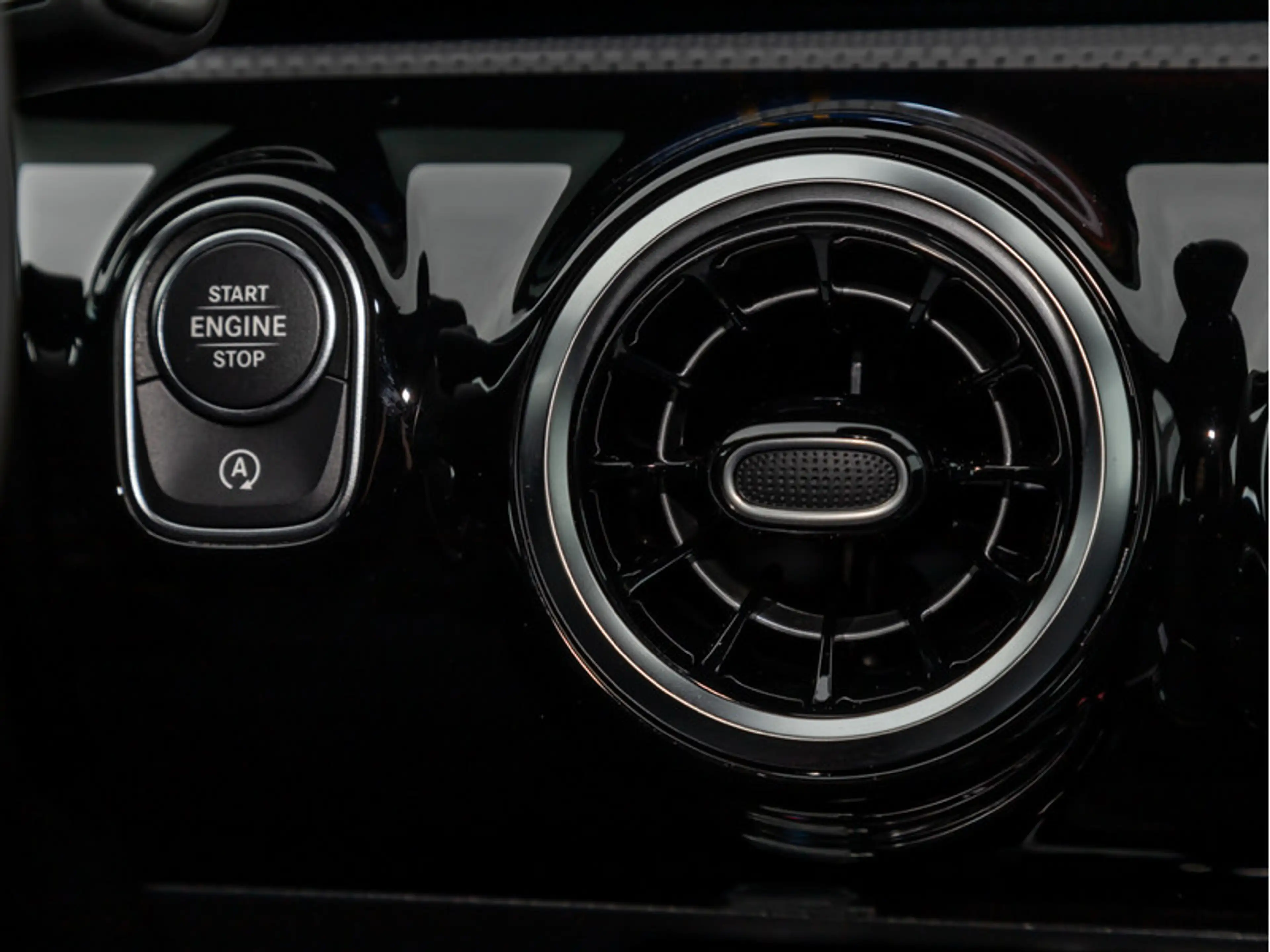 Mercedes-Benz A 200 Progressive/Multibeam/Cam/Winter/SHZ/17' — photo 14