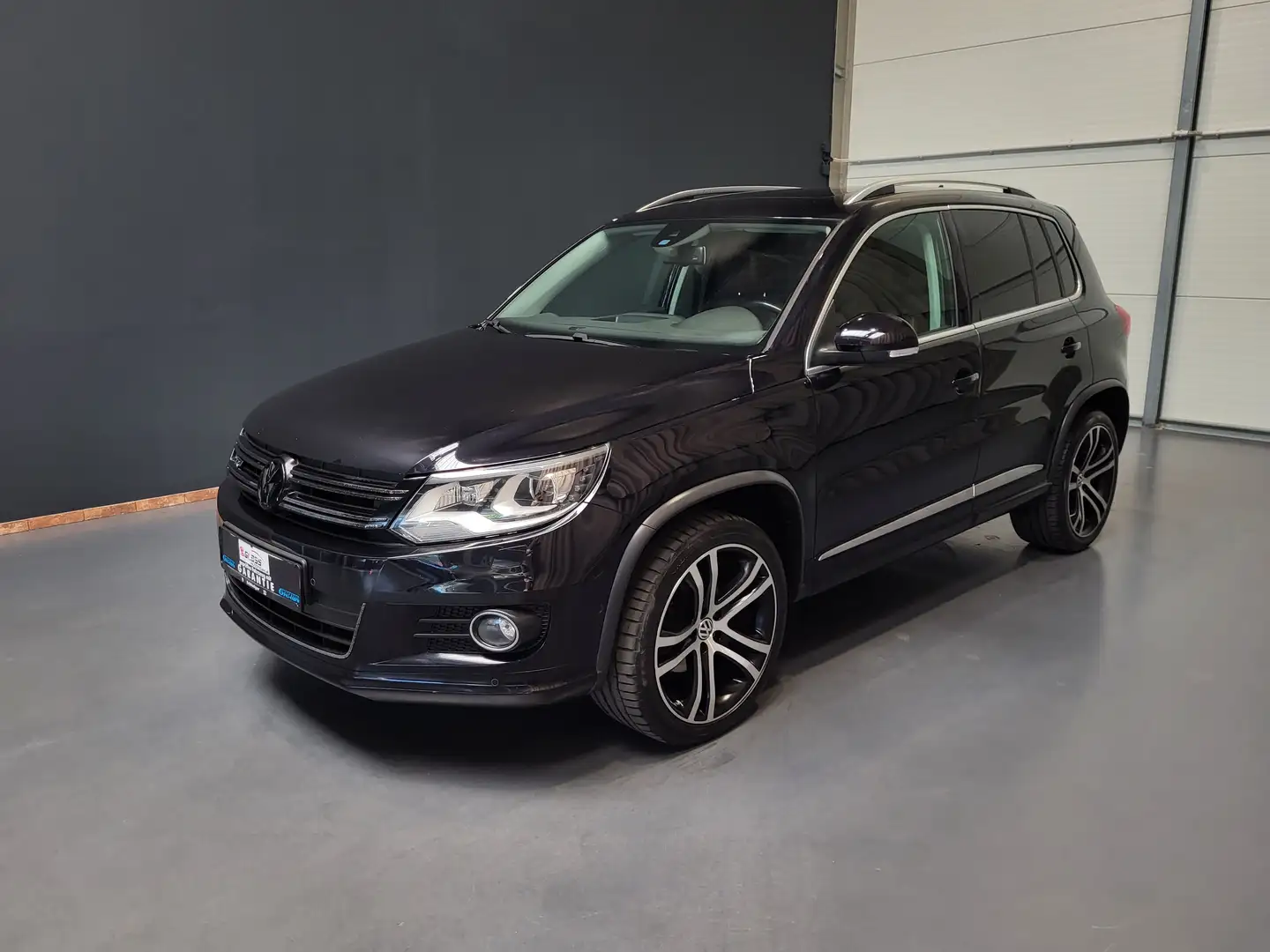Volkswagen Tiguan 2.0TDI R-Line *TOP Ausstattung* Schwarz - 1