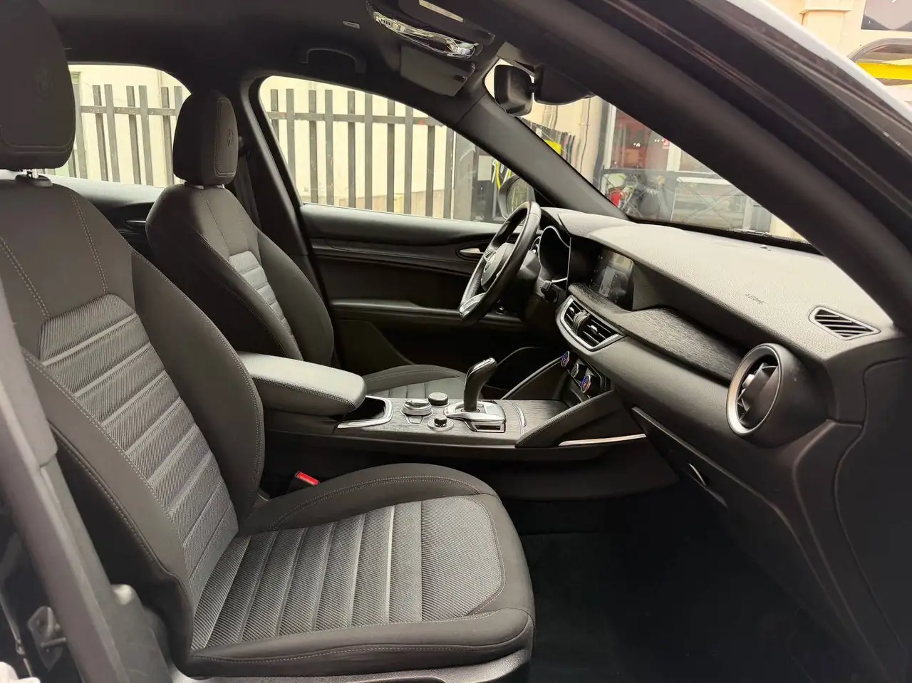 Alfa Romeo Stelvio 2022 — фото 11