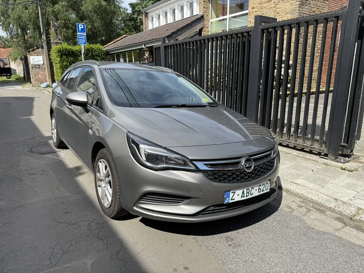 Opel Astra Sports Tourer 1.6 CDTI 110 ch Business Edition - 1