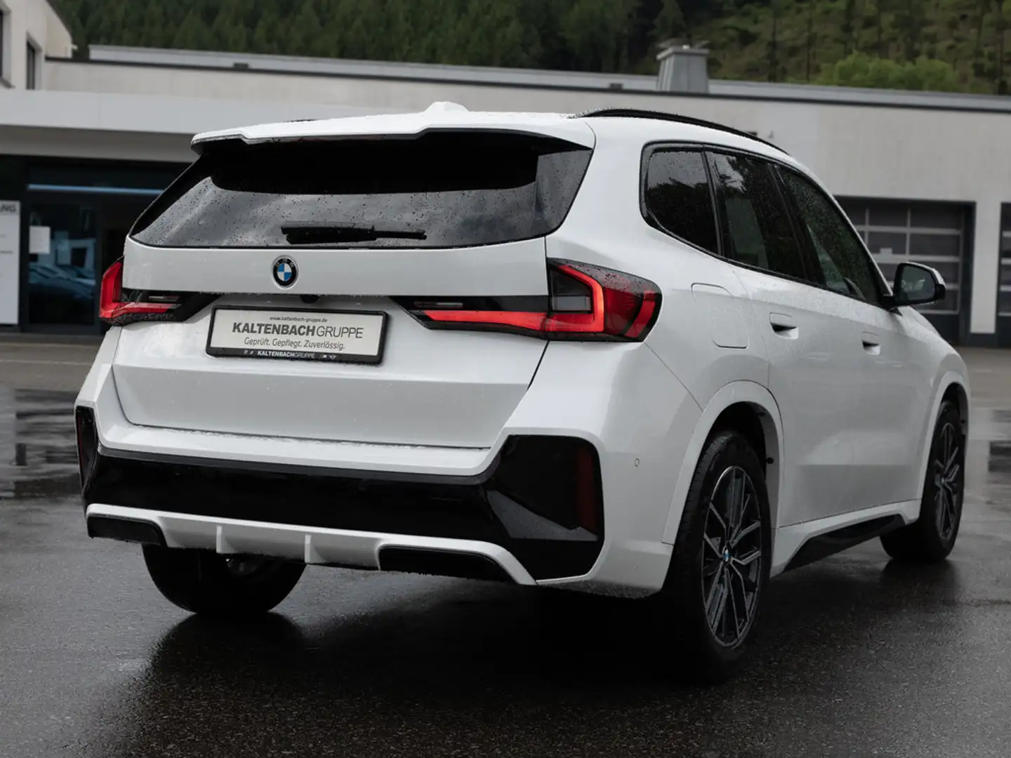 BMW X1 xDrive 20d M-Sport AHK HUD LED NAVI KAMERA Blanc - 2